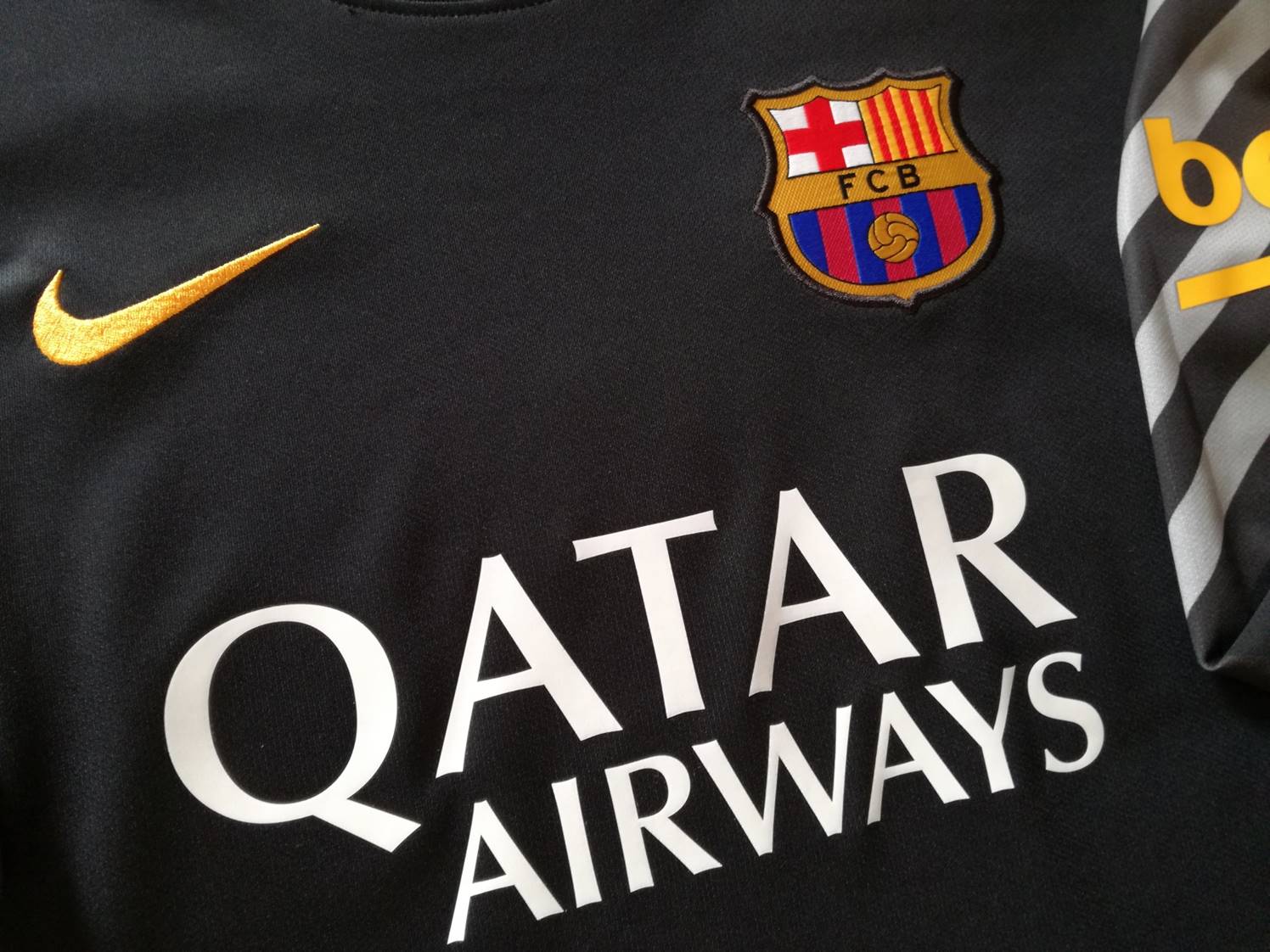 2015/16 Barcelona Goalkeeper La Liga Football Shirt Ter Stegen #1 (S) - Image 4