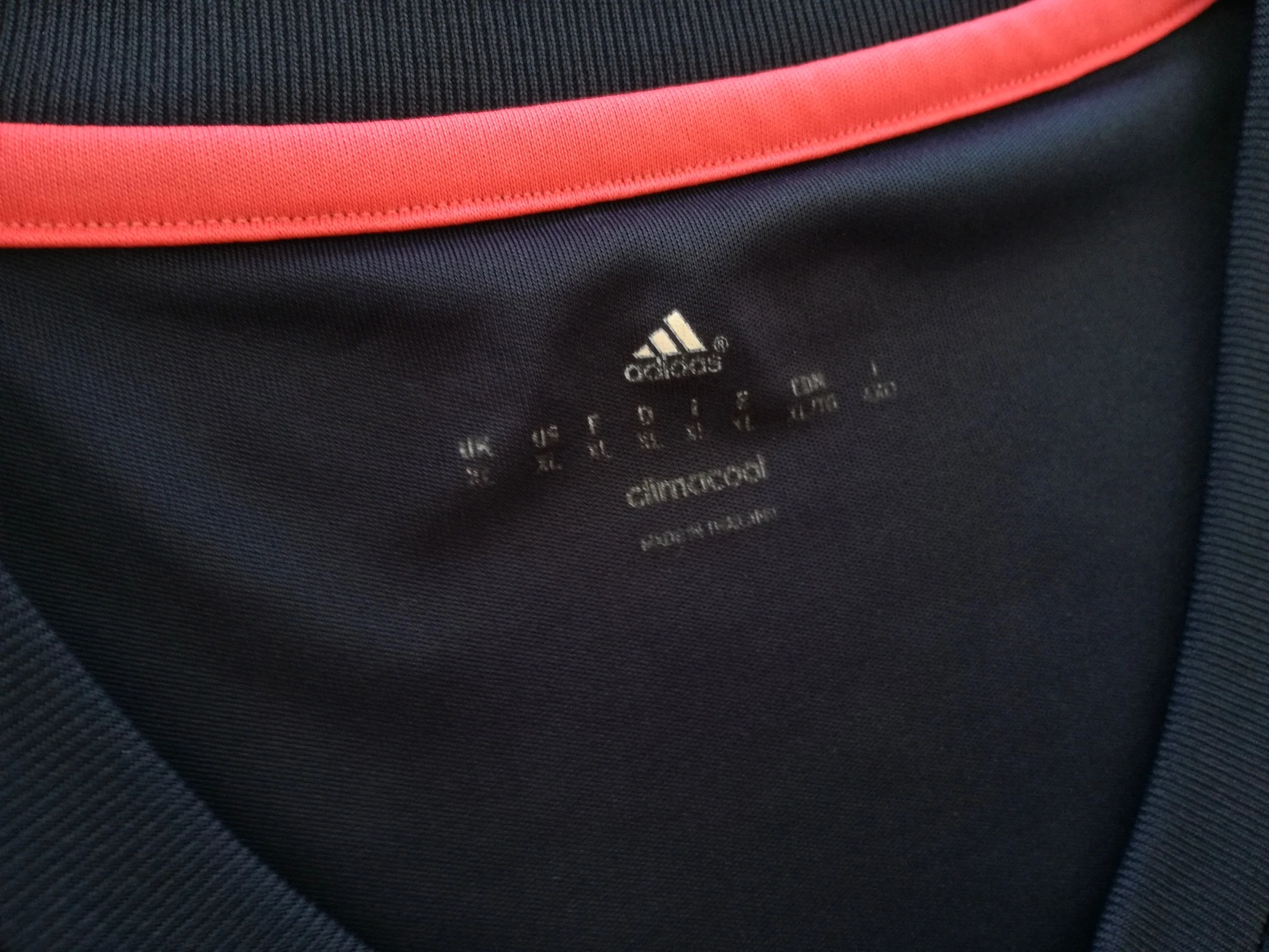 2015/16 Bayern Munich 3rd Football Shirt (XL) - Image 2