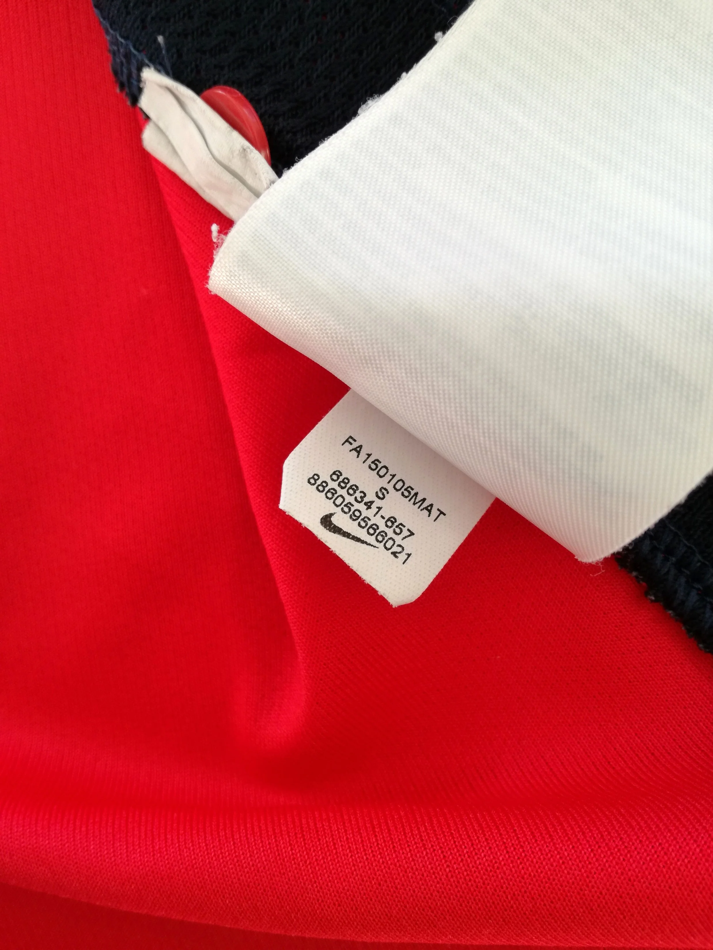 2015/16 Blackburn Rovers Away Football Shirt (S) - Image 7