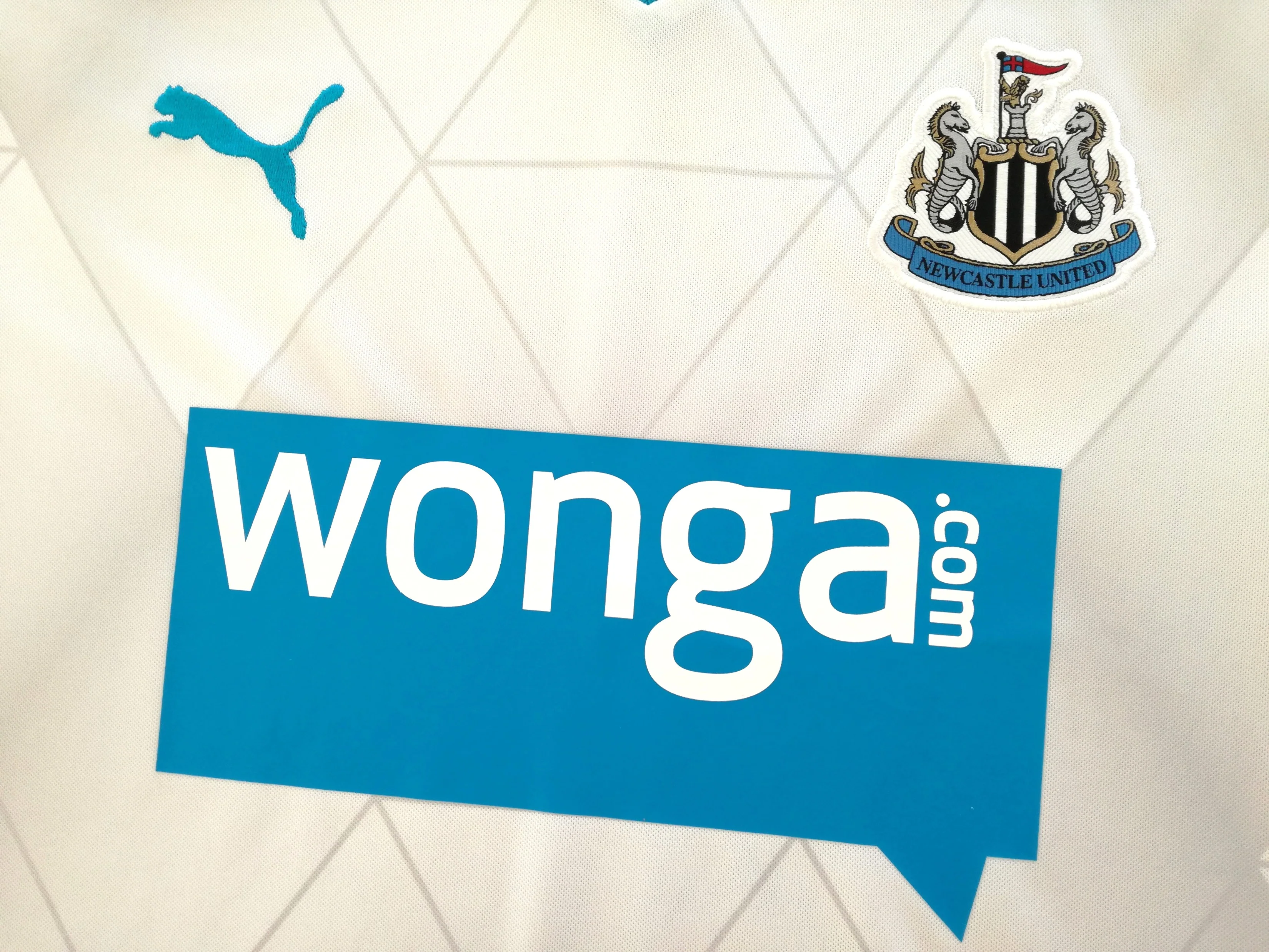 2015/16 Newcastle Utd Away Football Shirt (M) - Image 2