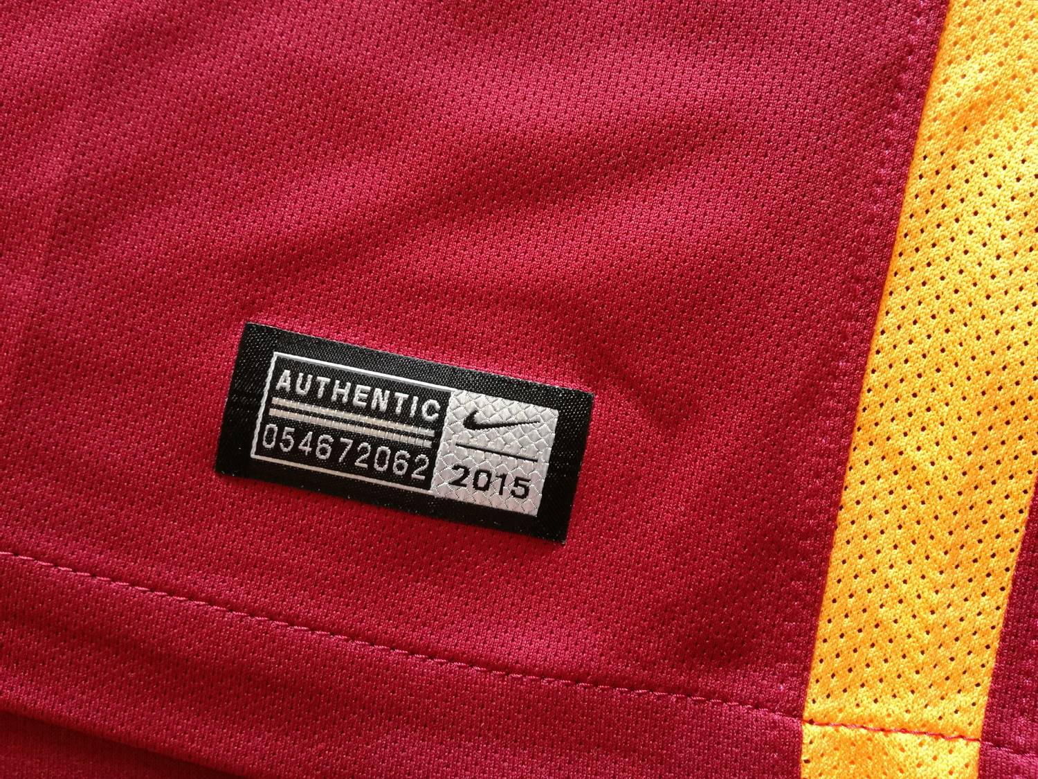 2015/16 Roma Home Football Shirt (S) - Image 3