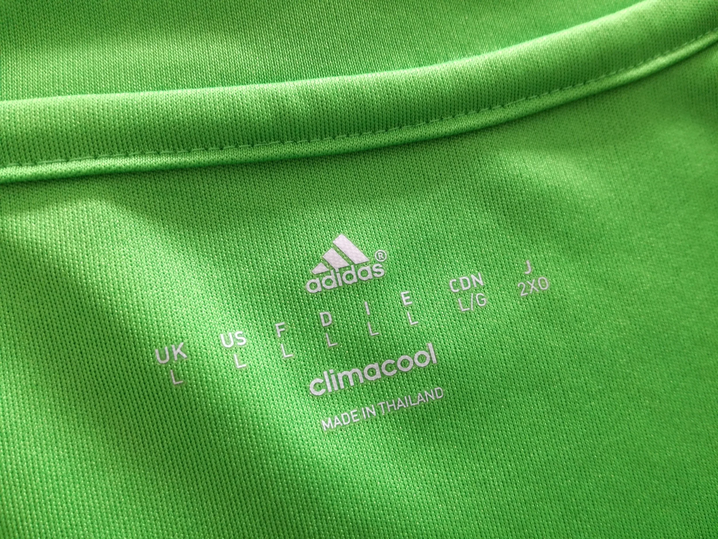 2015/16 Southampton Away Football Shirt (L) - Image 2