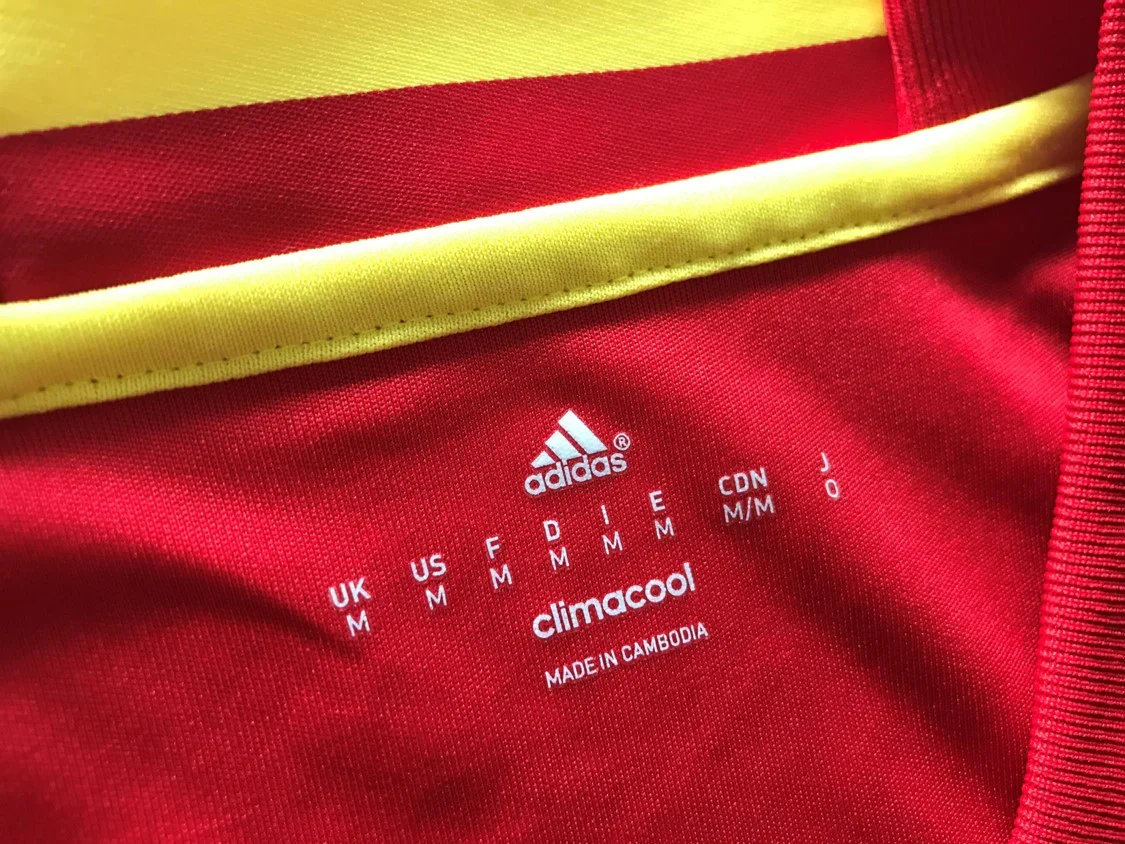 2015/16 Spain Home Football Shirt (S) - Image 3
