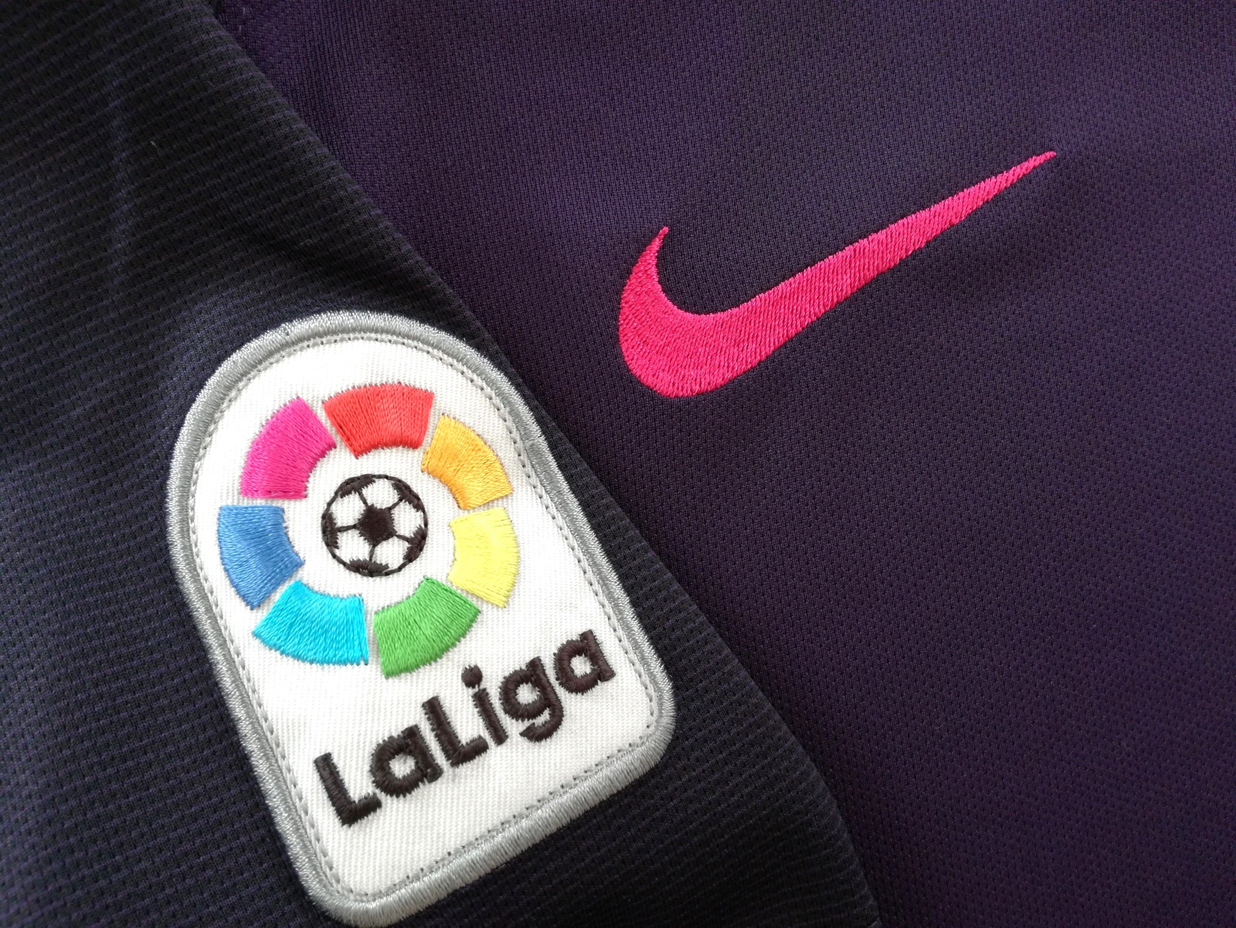 2016/17 Barcelona Away La Liga Football Shirt (XXL) - Image 3