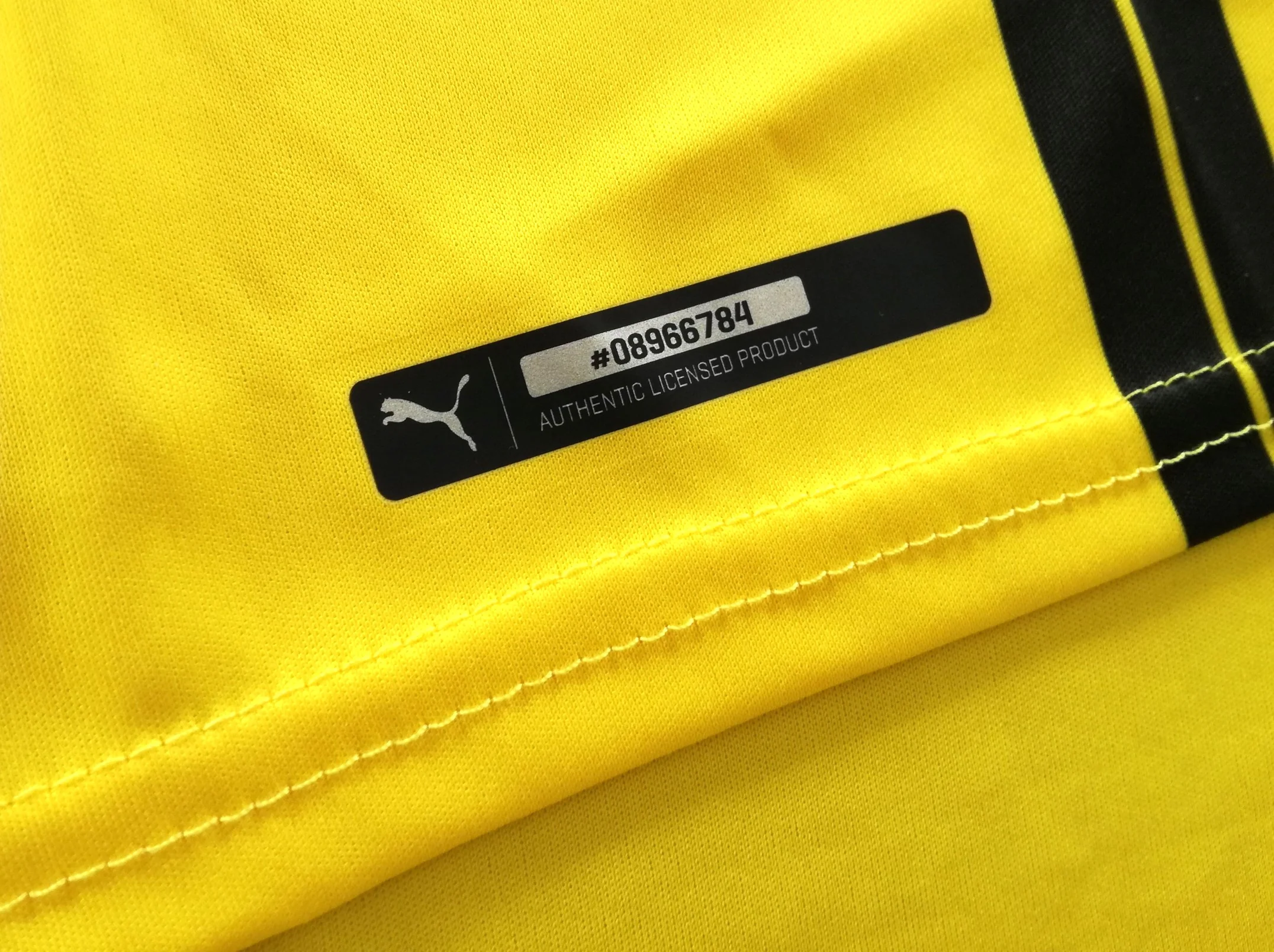 2016/17 Borussia Dortmund Home Football Shirt (XL) - Image 4