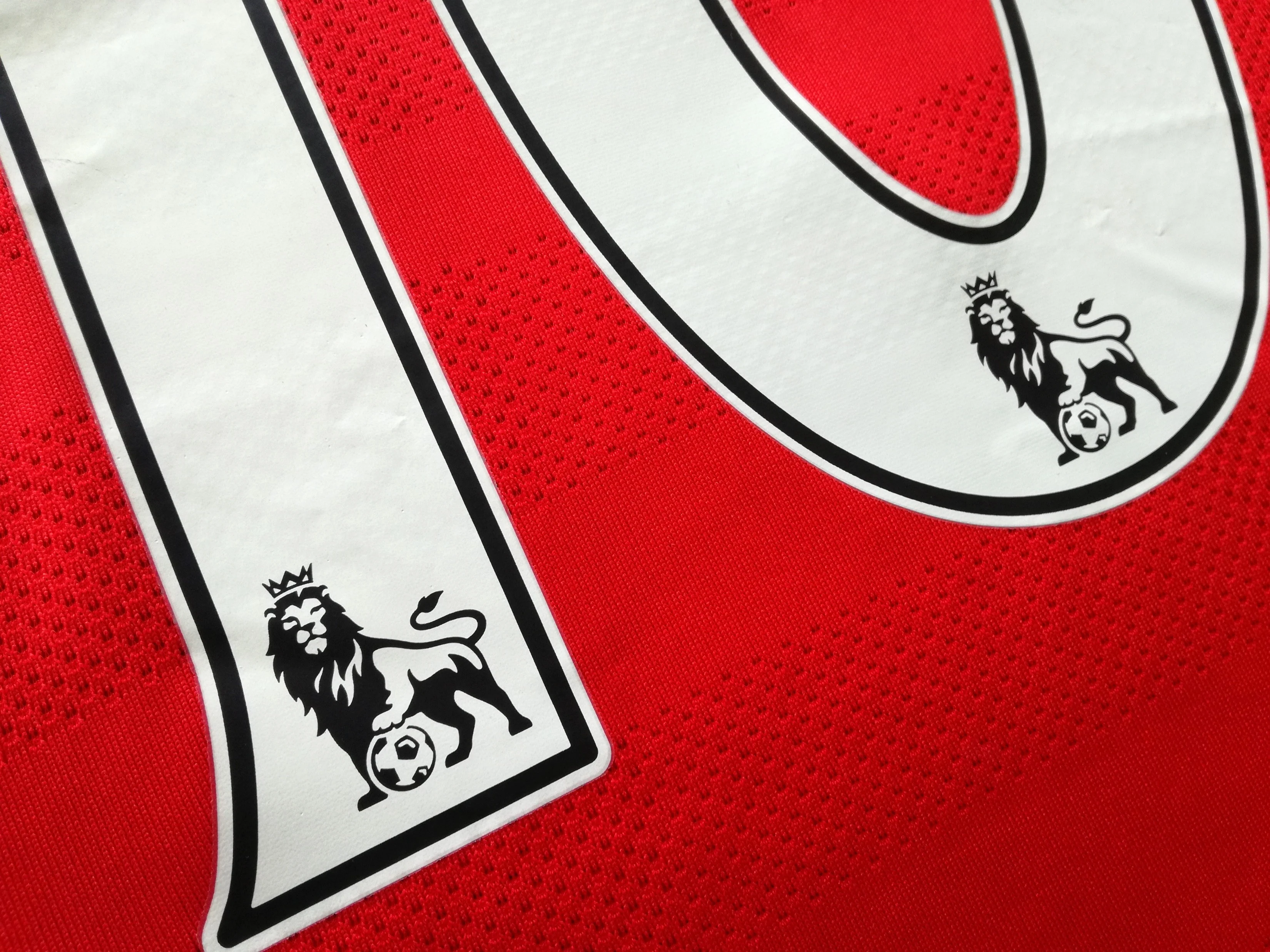 2016/17 Liverpool Home Premier League Football Shirt Coutinho #10 (W) (Size 12) - Image 6