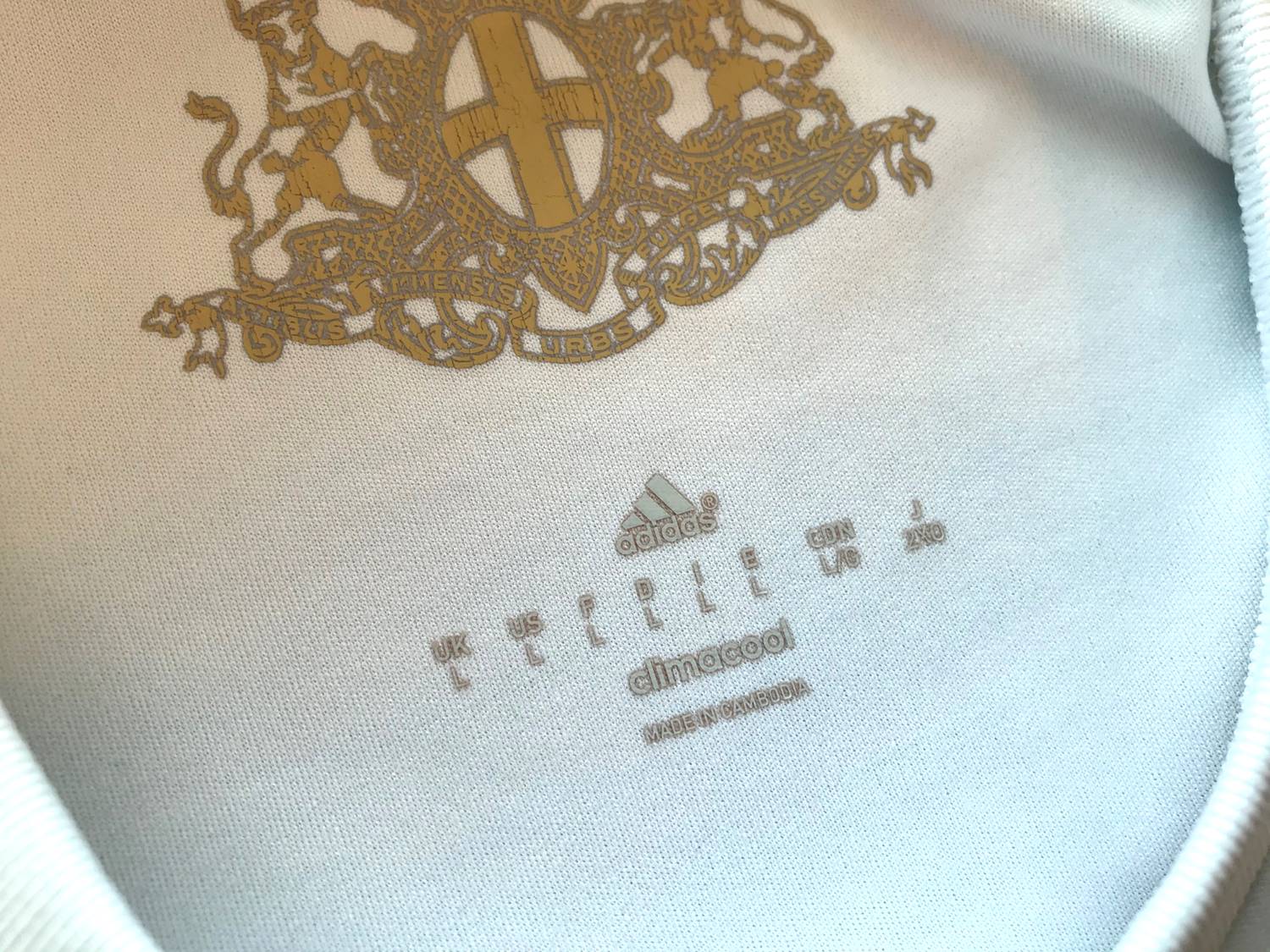 2016/17 Marseille Home Football Shirt (L) - Image 2