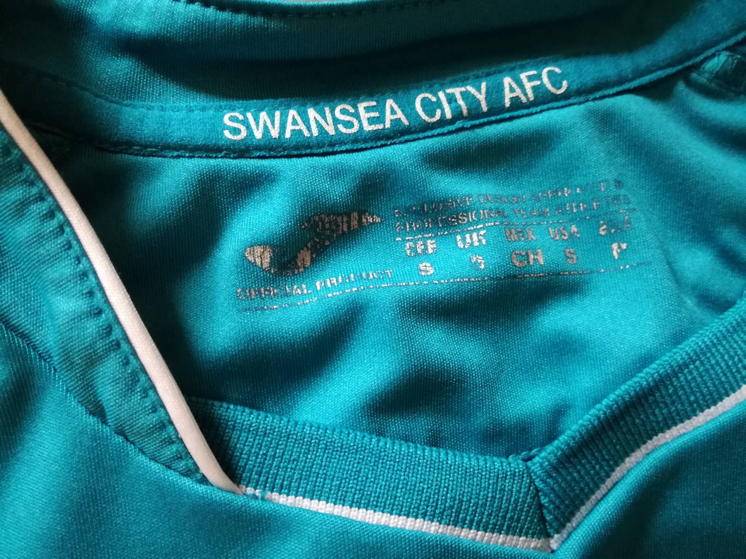 2016/17 Swansea City GK Football Shirt (S) - Image 2