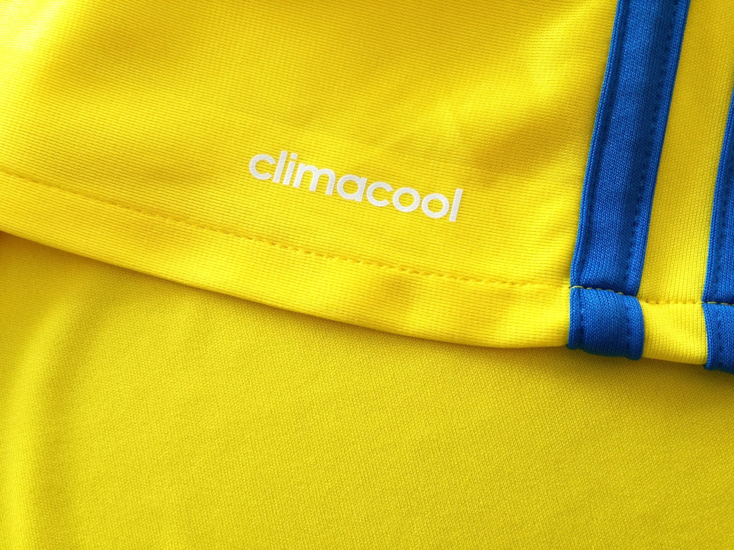 2016/17 Sweden Home Football Shirt (XXL) - Image 7