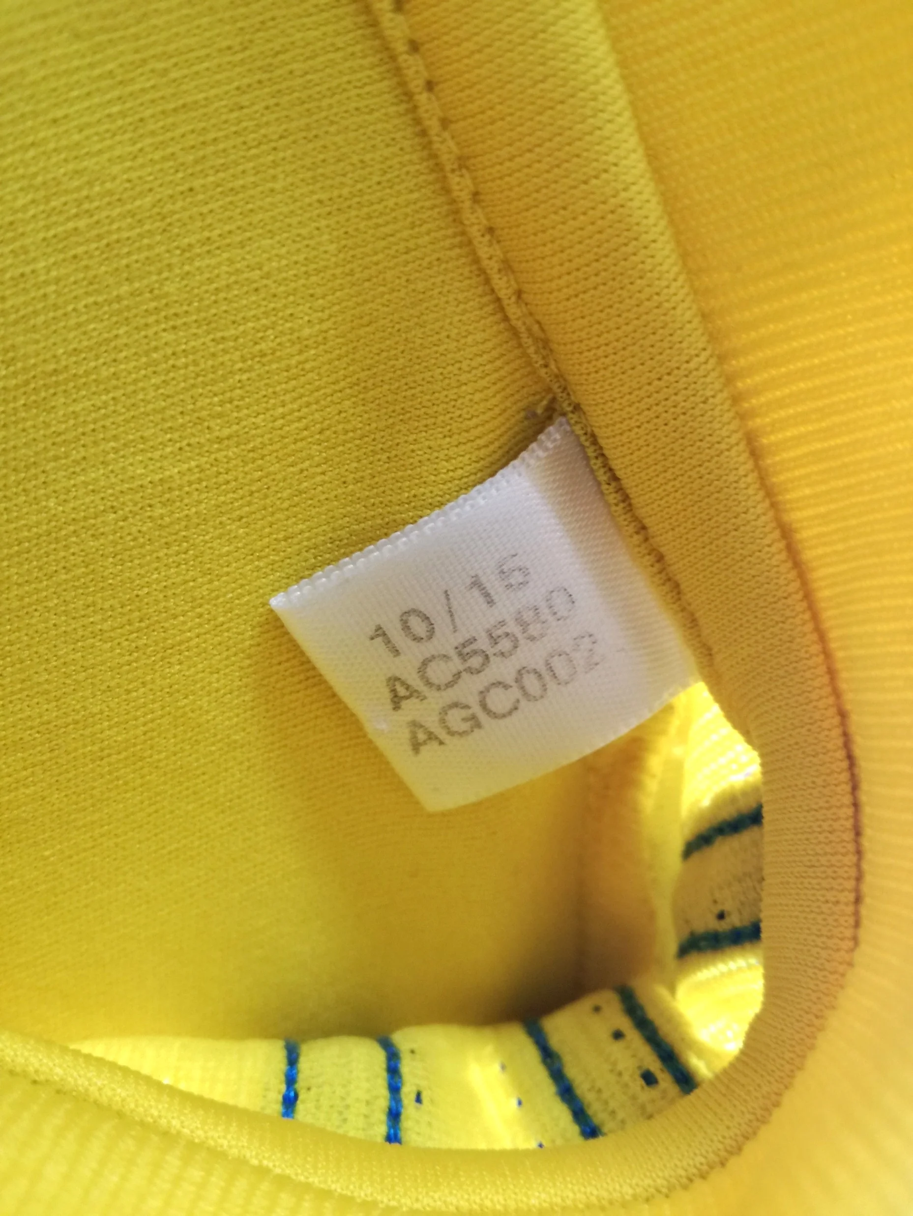 2016/17 Ukraine Home Football Shirt (XL) - Image 5