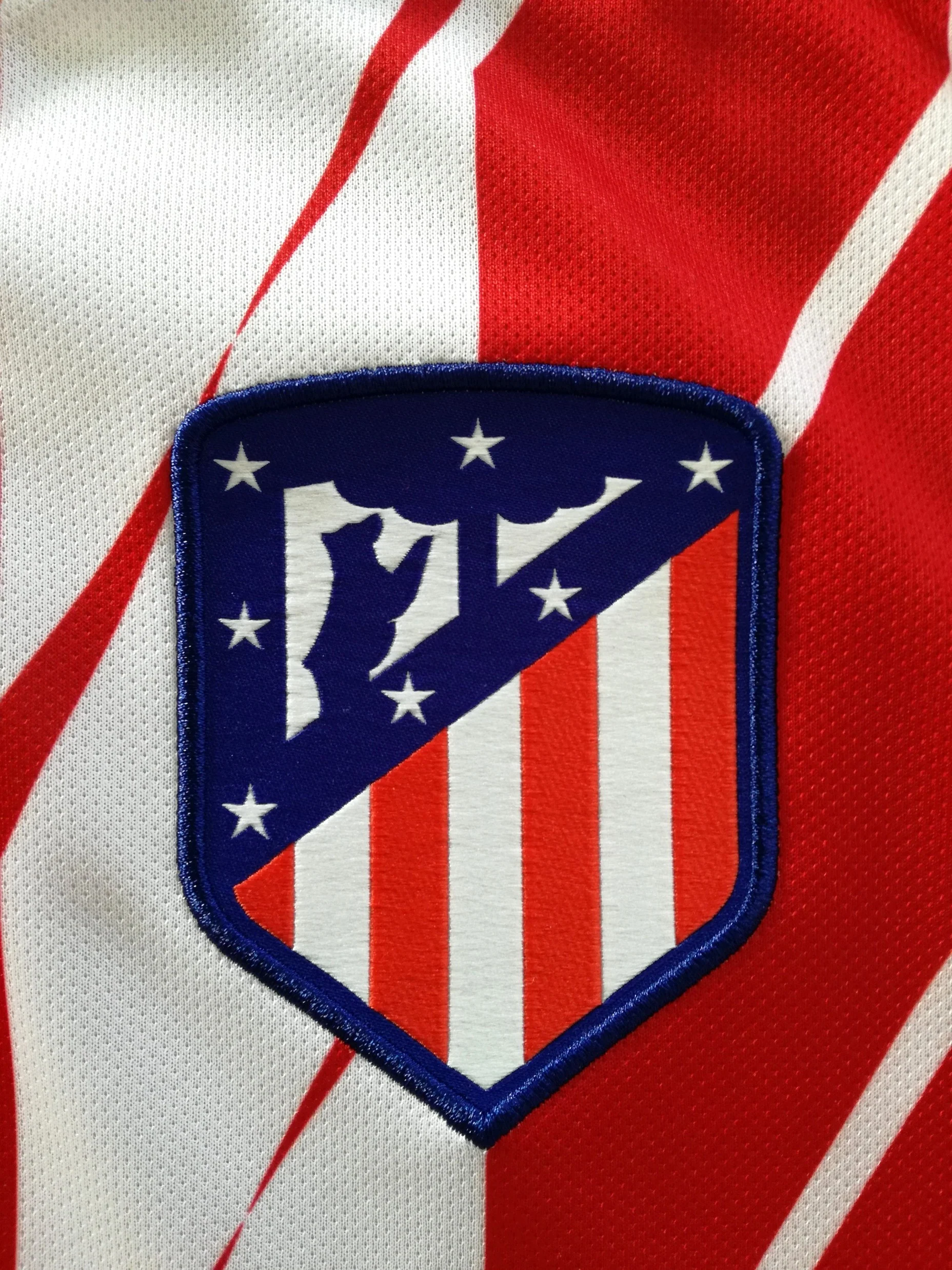 2017/18 Atlético Madrid Home La Liga Football Shirt (M) - Image 4