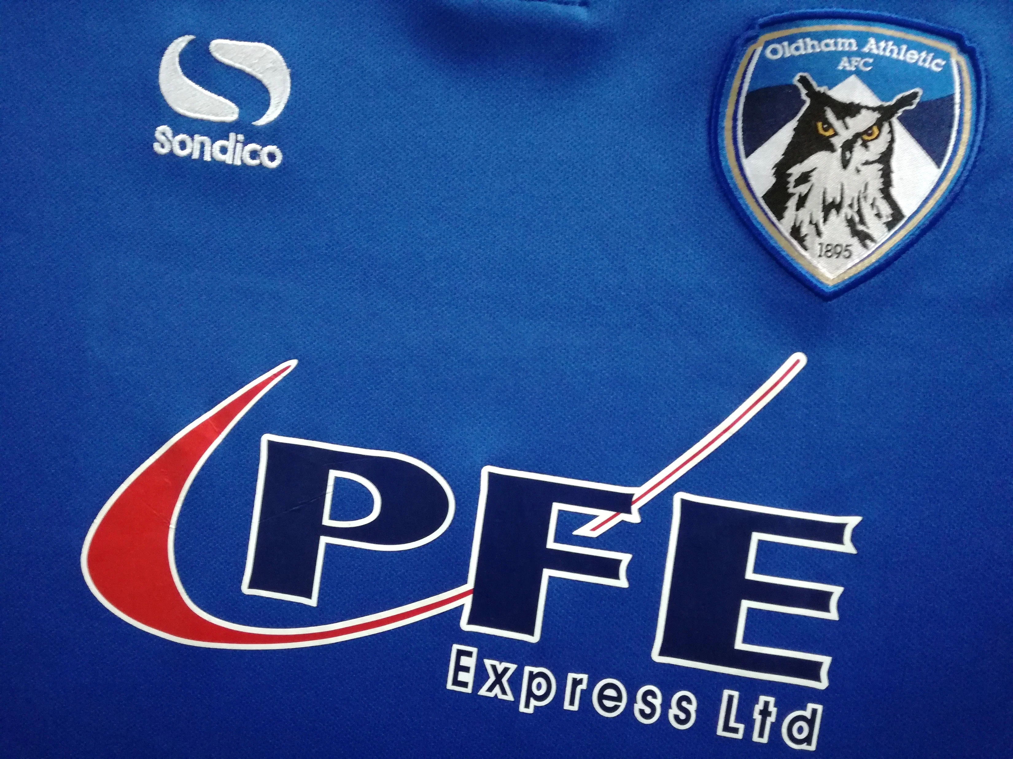 2017/18 Oldham Athletic Home Football League Shirt Doyle #13 (M) - Image 4
