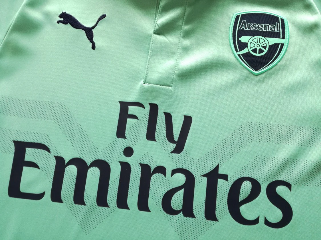 2018/19 Arsenal 3rd Football Shirt (S) - Image 2