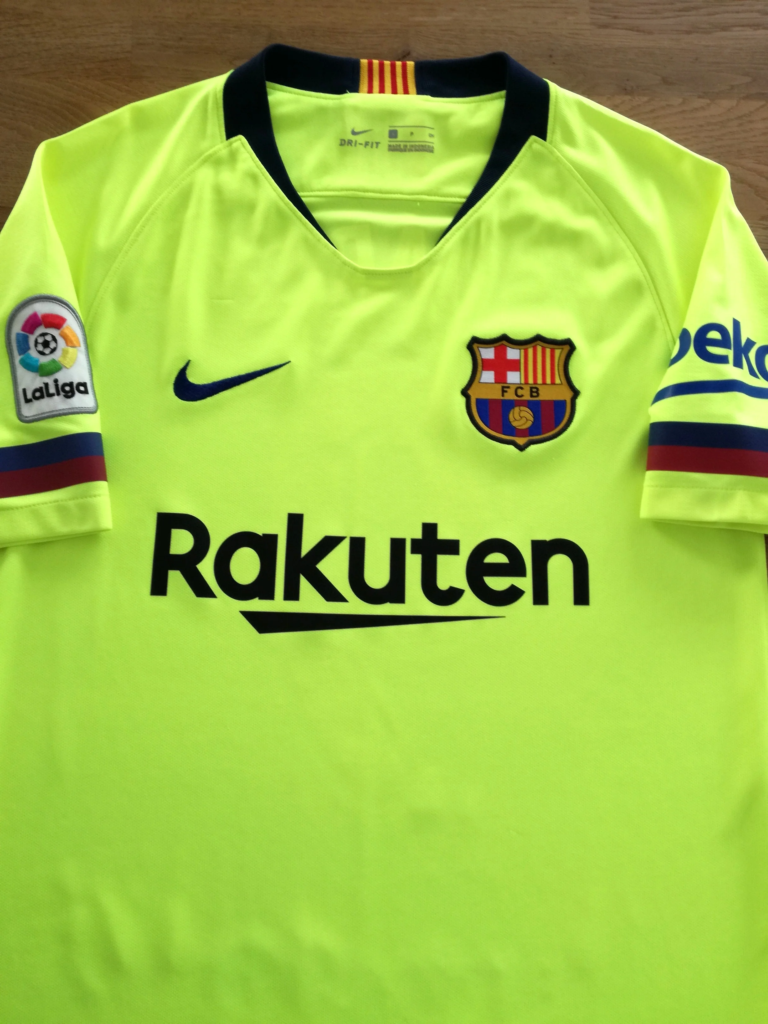 2018/19 Barcelona Away La Liga Football Shirt Suárez #9 (S) - Image 2