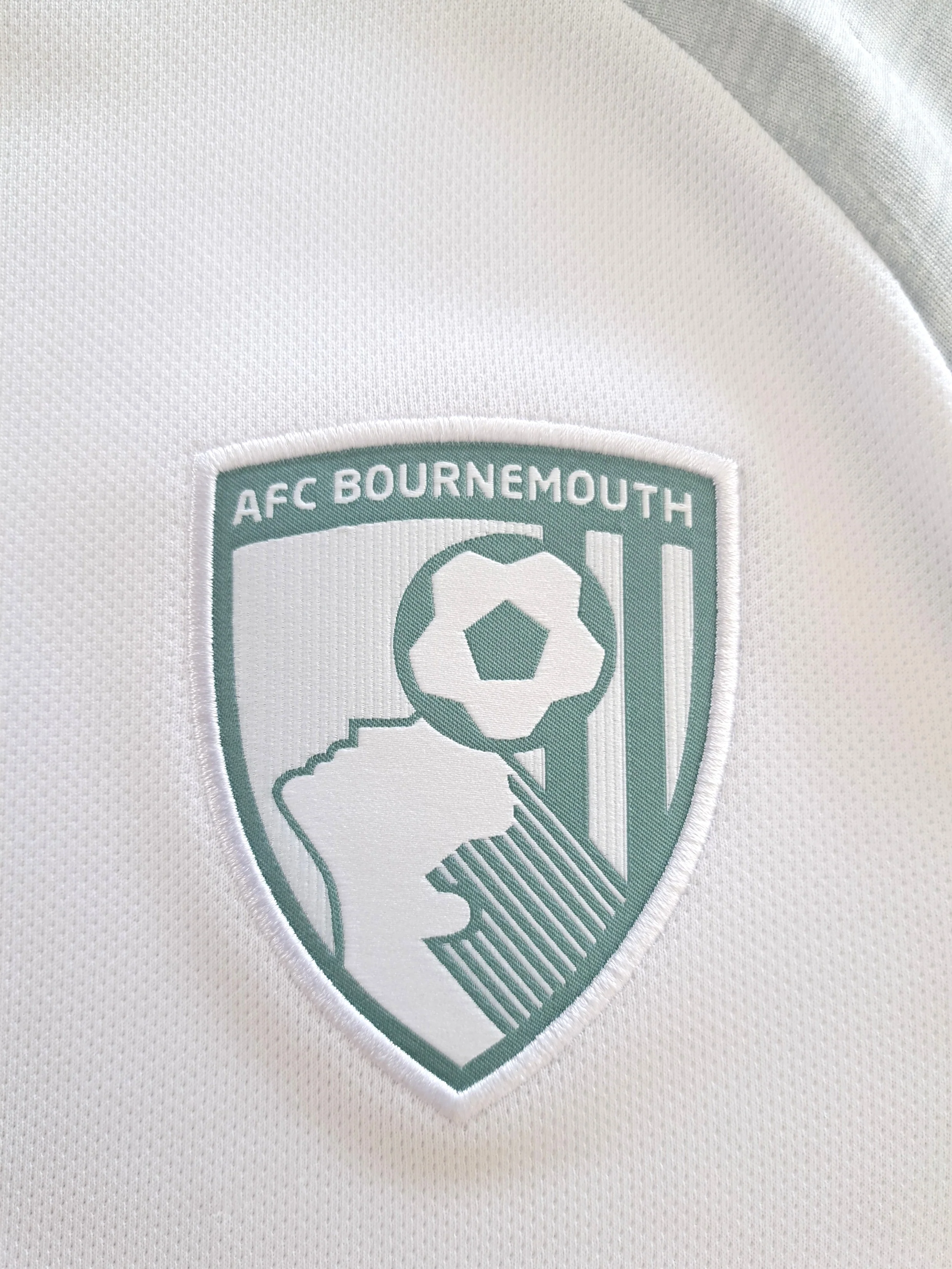 2020/21 Bournemouth 3rd Football Shirt (S) - Image 3