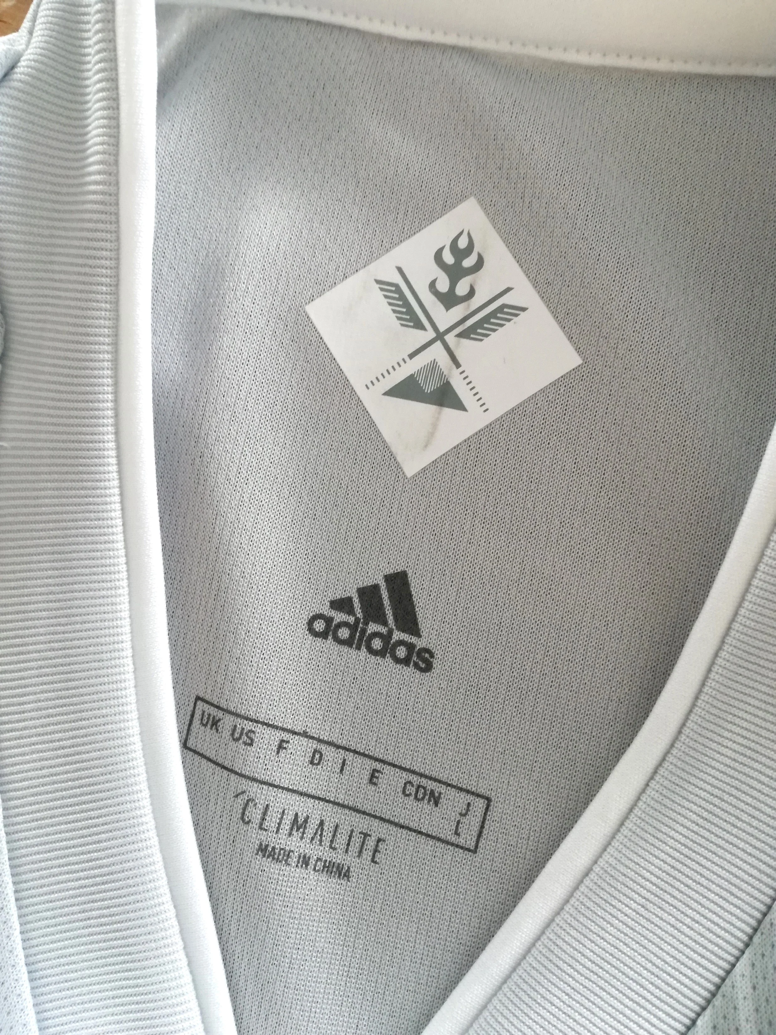 2018/19 Japan Away Football Shirt (S) - Image 2