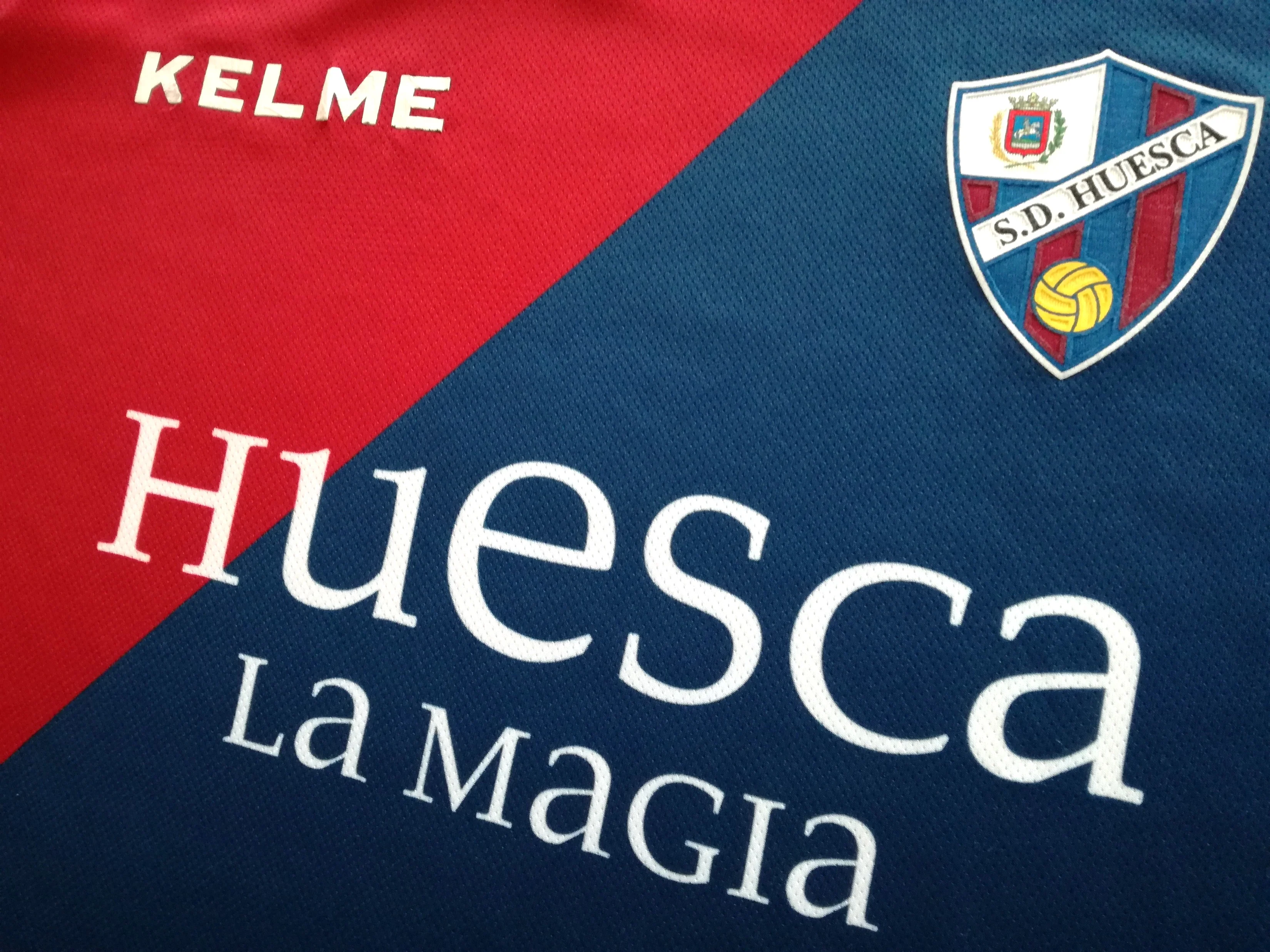 2018/19 Huesca Home La Liga Football Shirt (XL) - Image 3