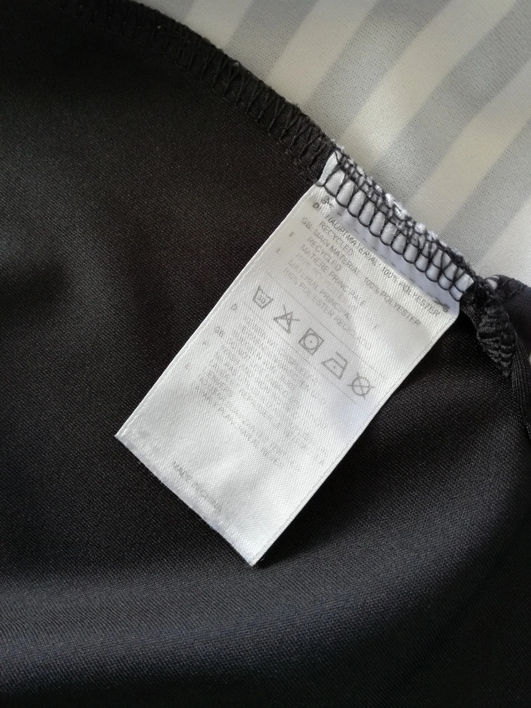 2018 Germany Pre Match Football Shirt (S) - Image 5