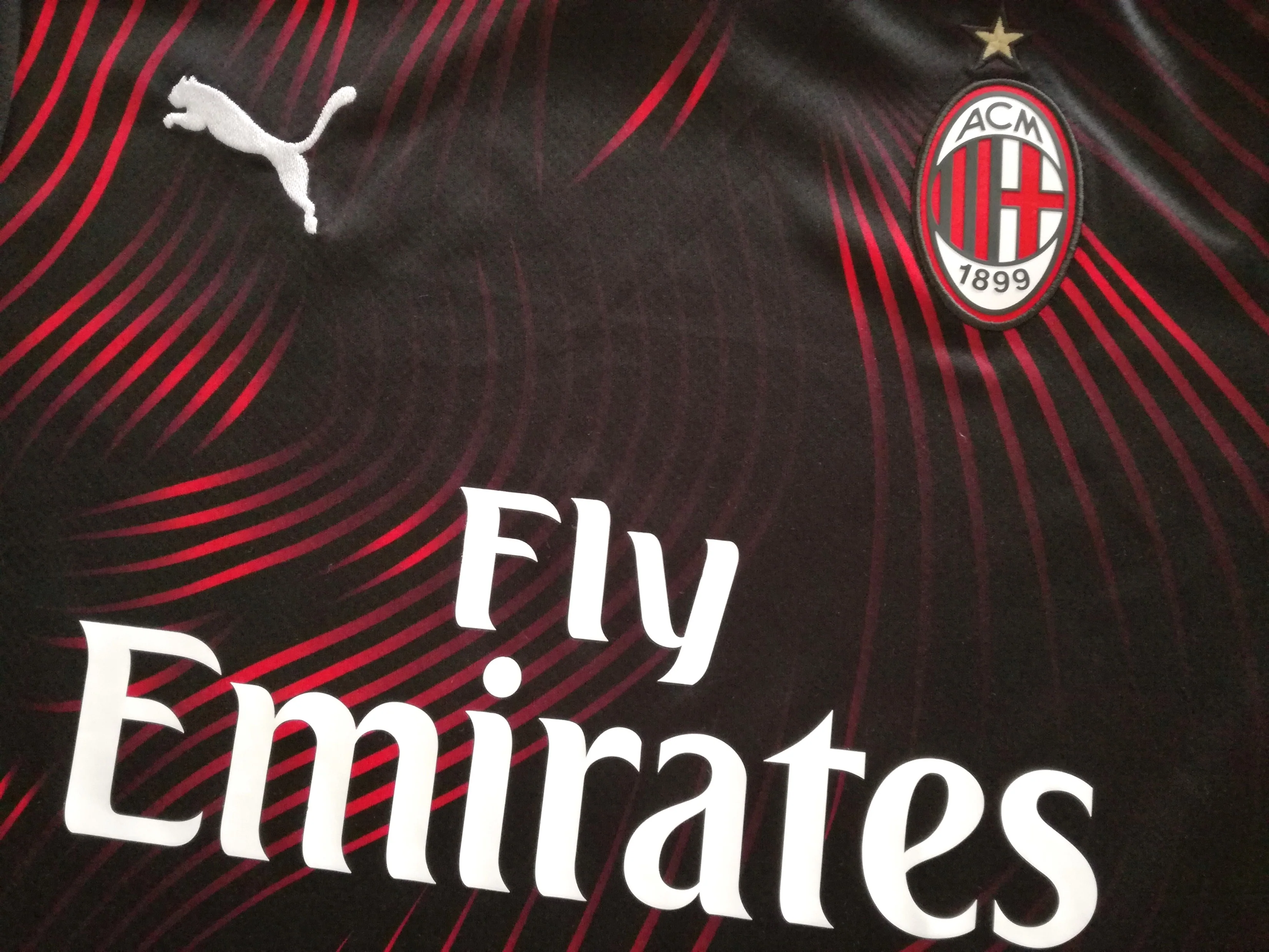 2019/20 AC Milan 3rd Football Shirt (S) - Image 3