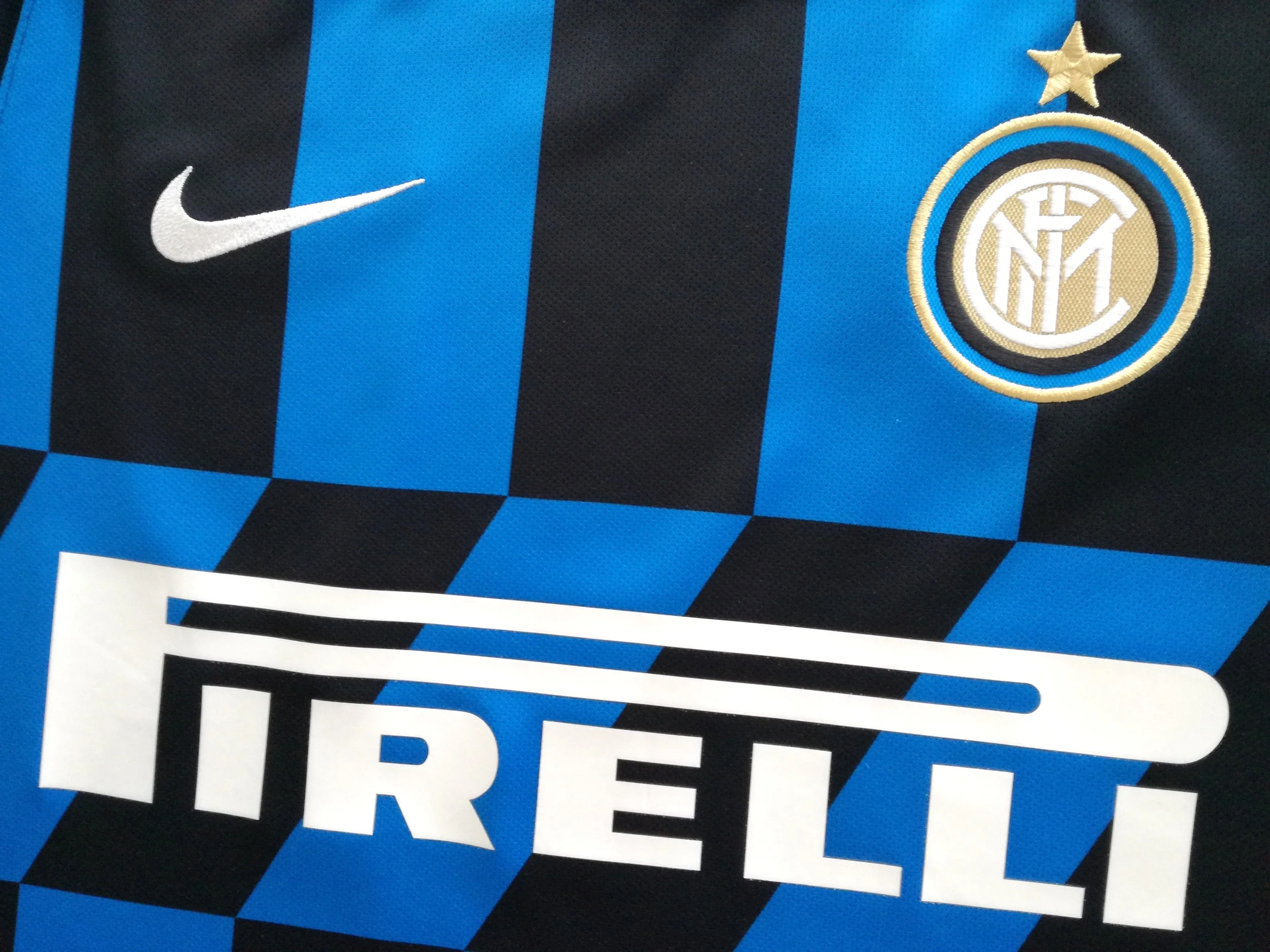 2019/20 Internazionale Home Football Shirt (S) - Image 3