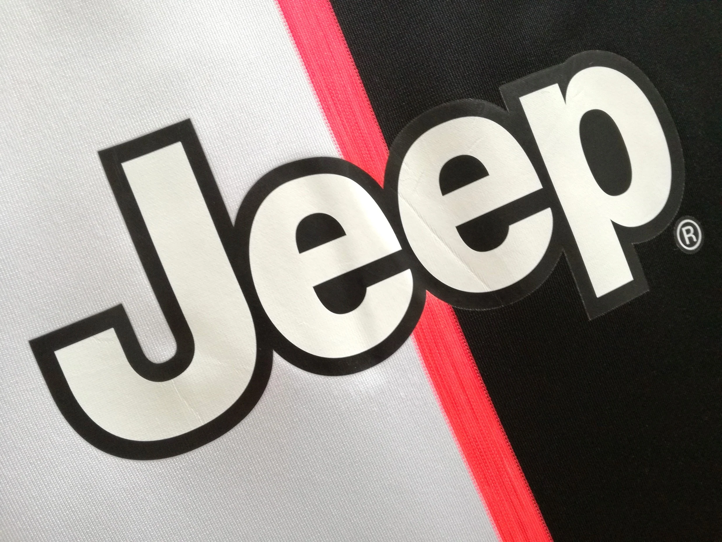 2019/20 Juventus Home Football Shirt Bonucci #19 (L) - Image 7