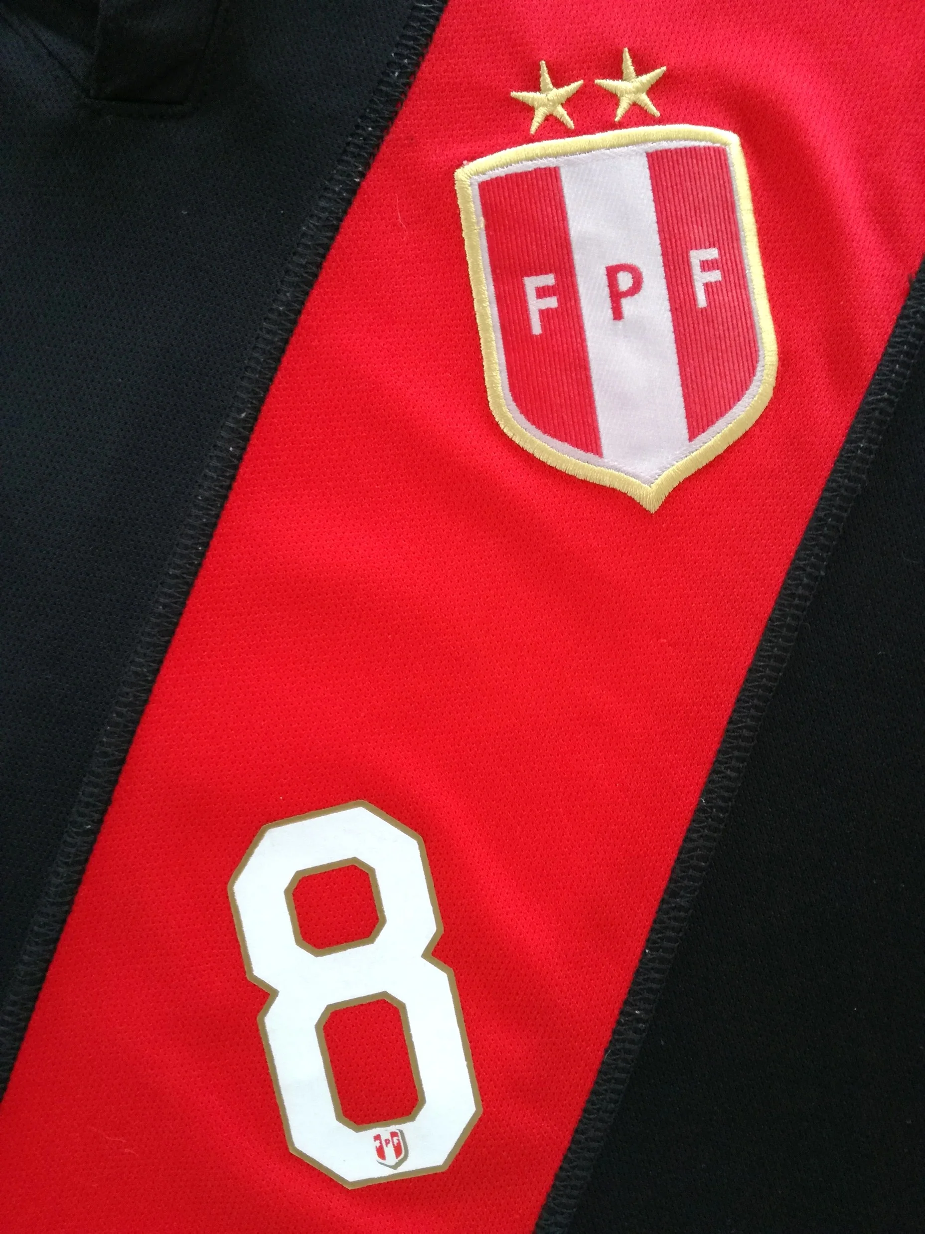 2019 Peru Away Football Shirt Cueva #8 (M) - Image 4