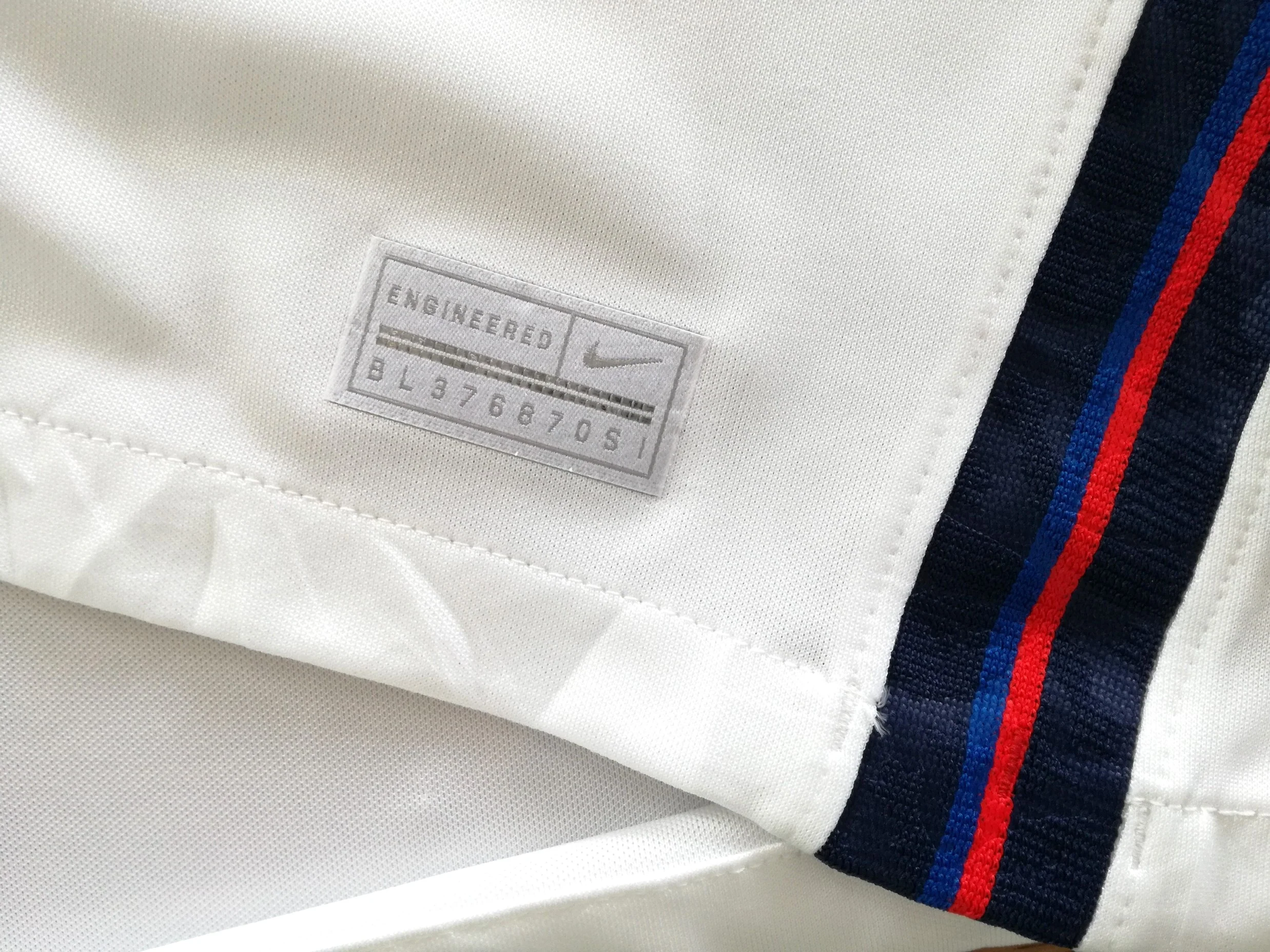 2020/21 England Home Football Shirt (L) - Image 7