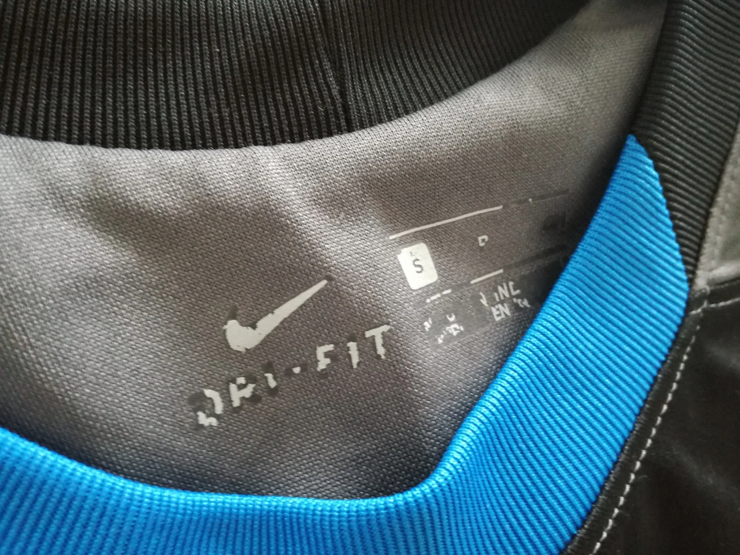 2020/21 Internazionale 3rd Football Shirt (S) - Image 2