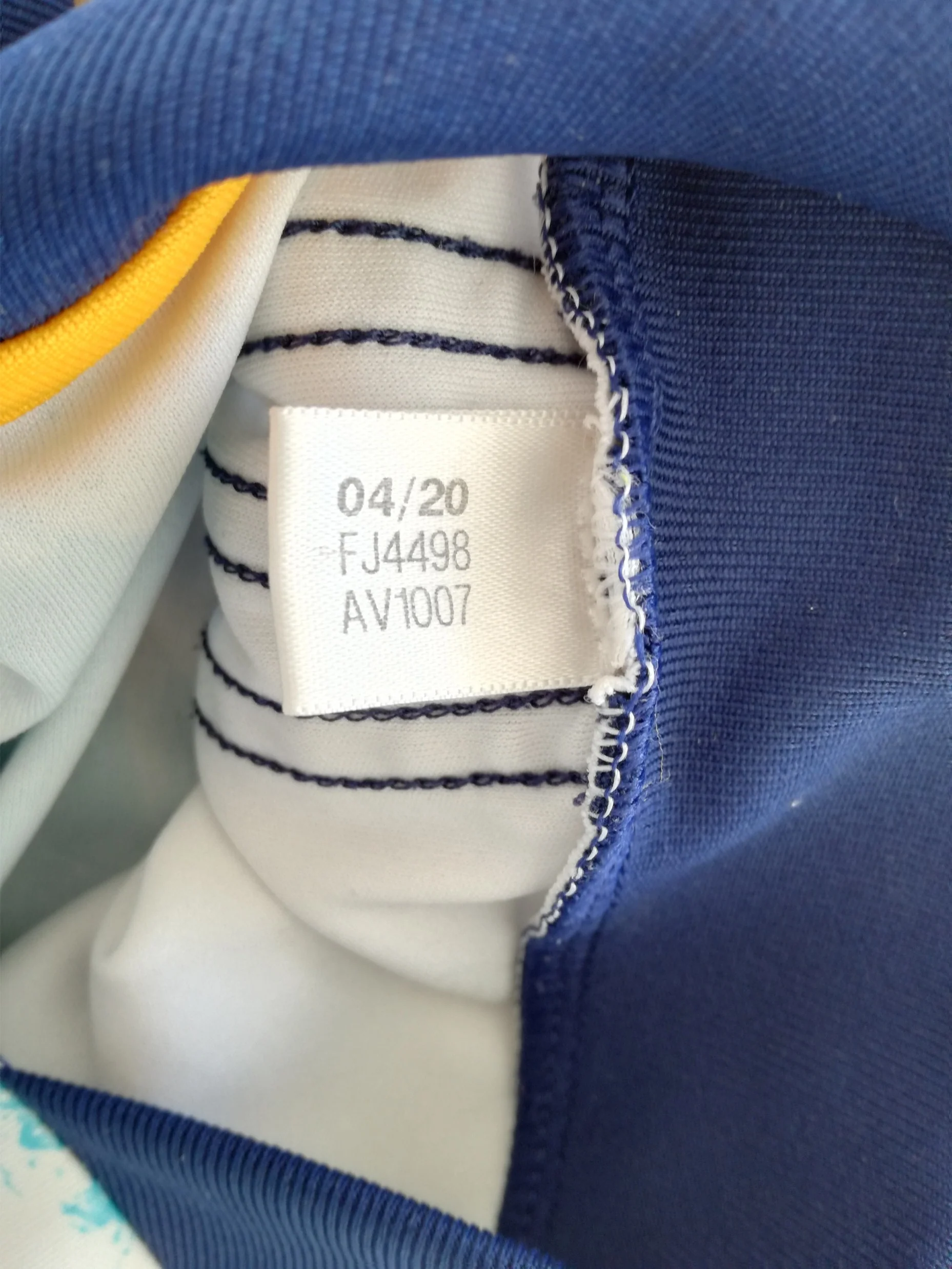2020/21 Wolves Away Football Shirt (M) - Image 6