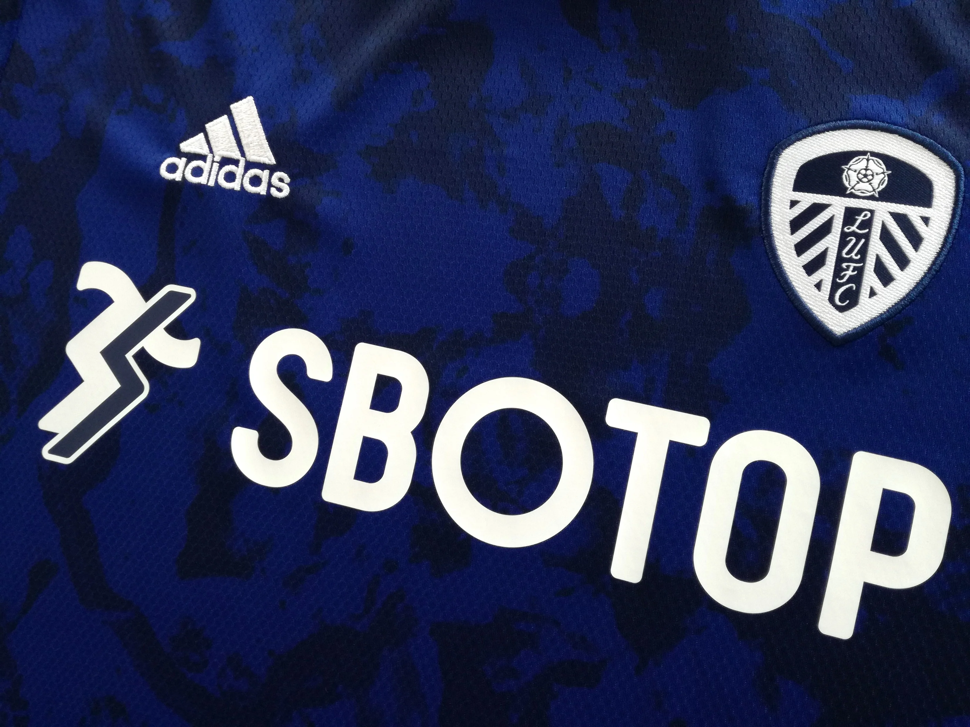 2021/22 Leeds United Away Football Shirt (XL) - Image 3