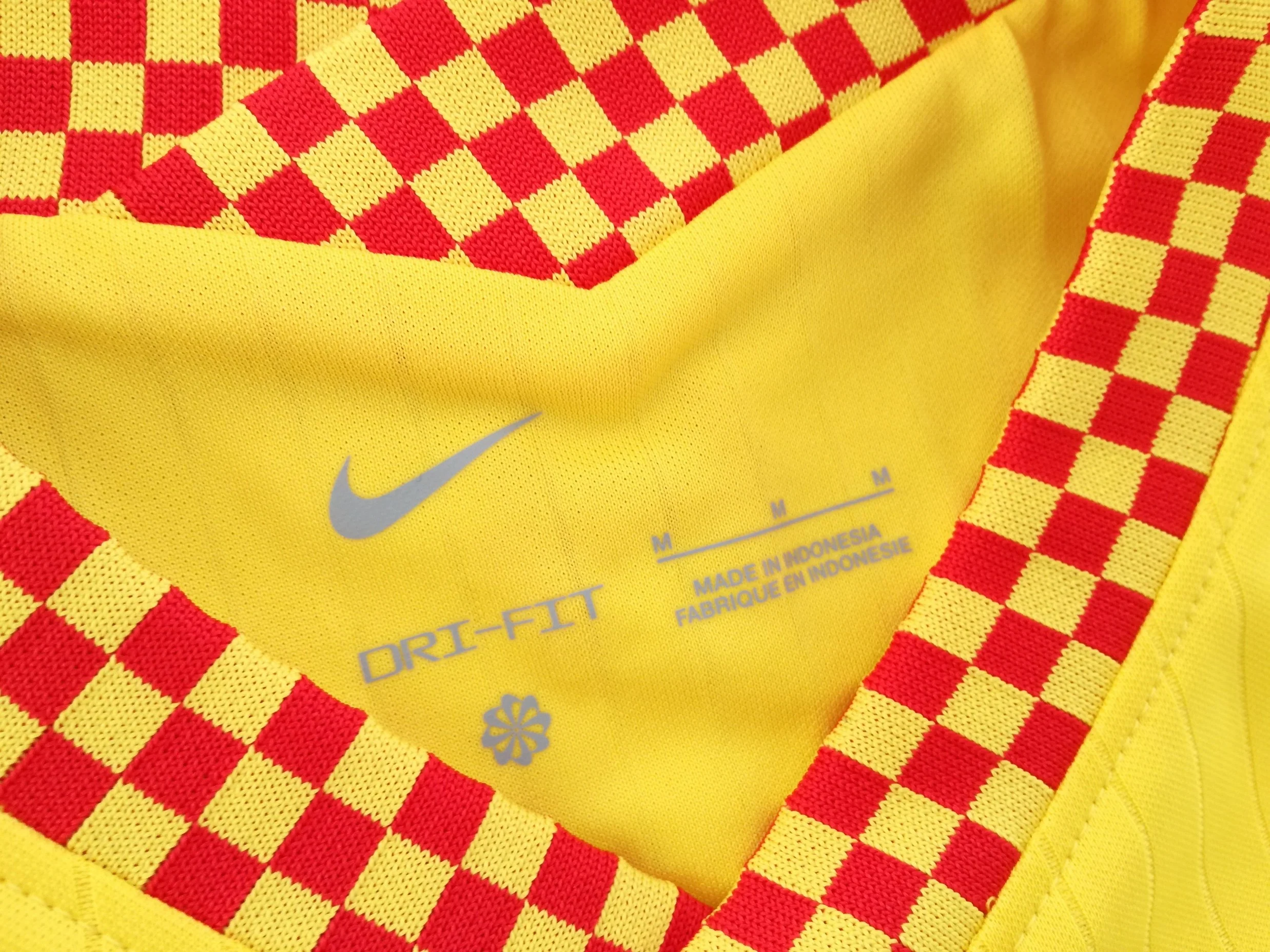 2021/22 Liverpool 3rd Football Shirt (M) - Image 2
