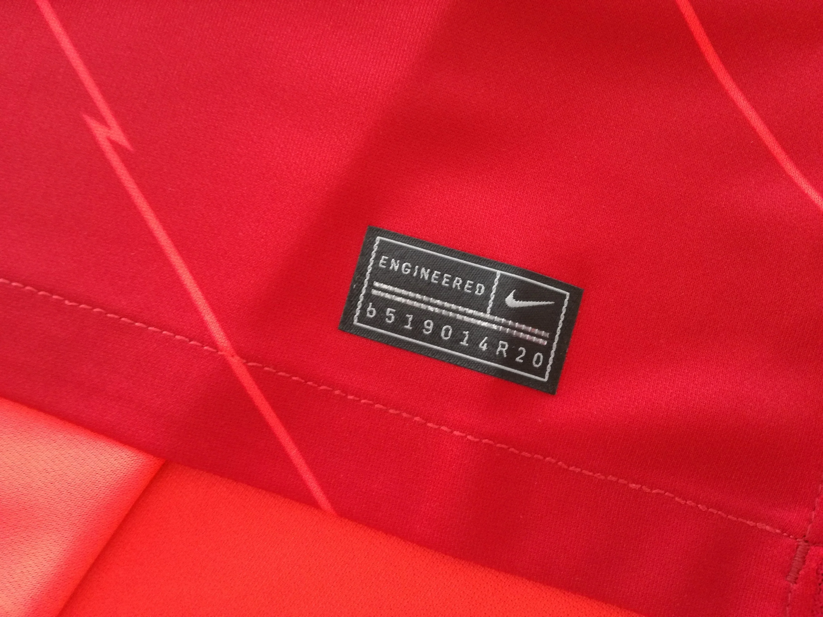 2021/22 Liverpool Home Football Shirt (S) *BNWT* - Image 4