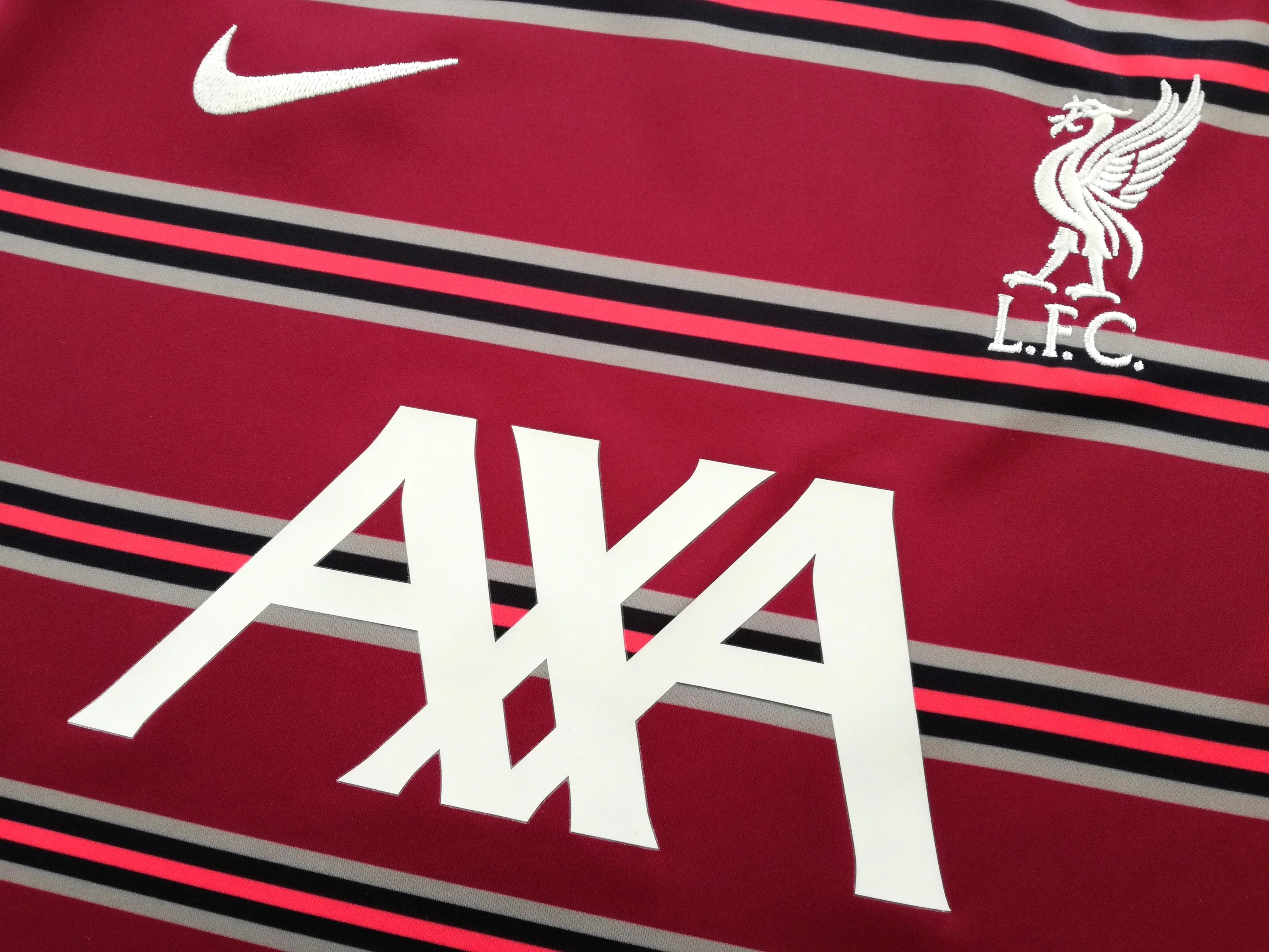2021/22 Liverpool Pre-Match Football Shirt (S) - Image 3