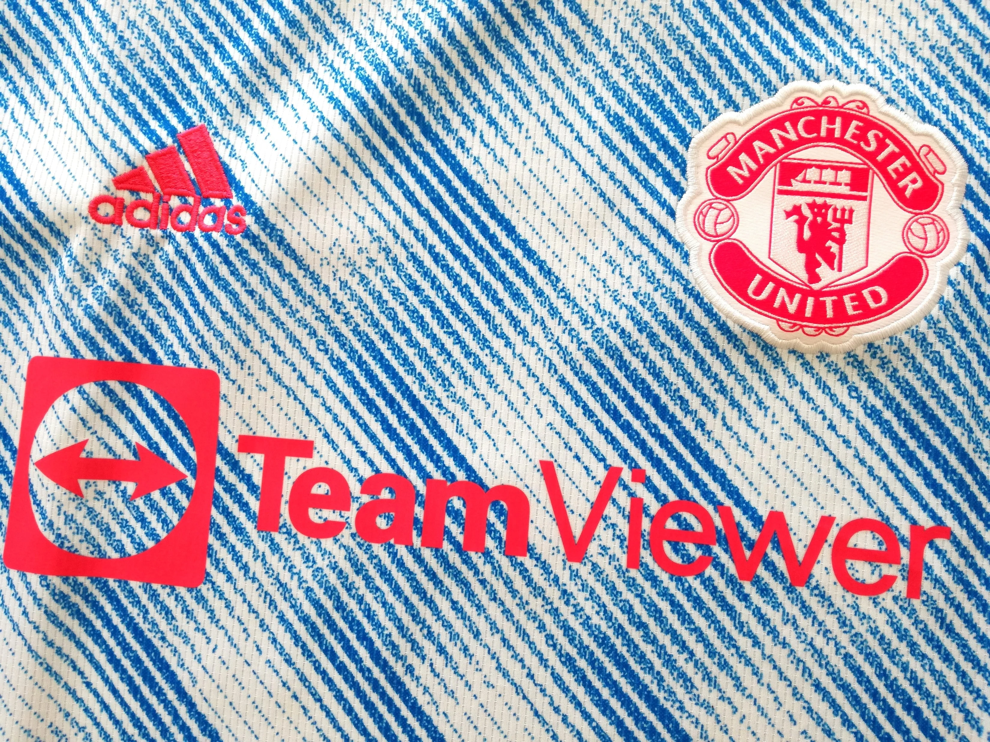2021/22 Man Utd Away Champions League Football Shirt Cavani #7 (XL) *BNWT* - Image 3