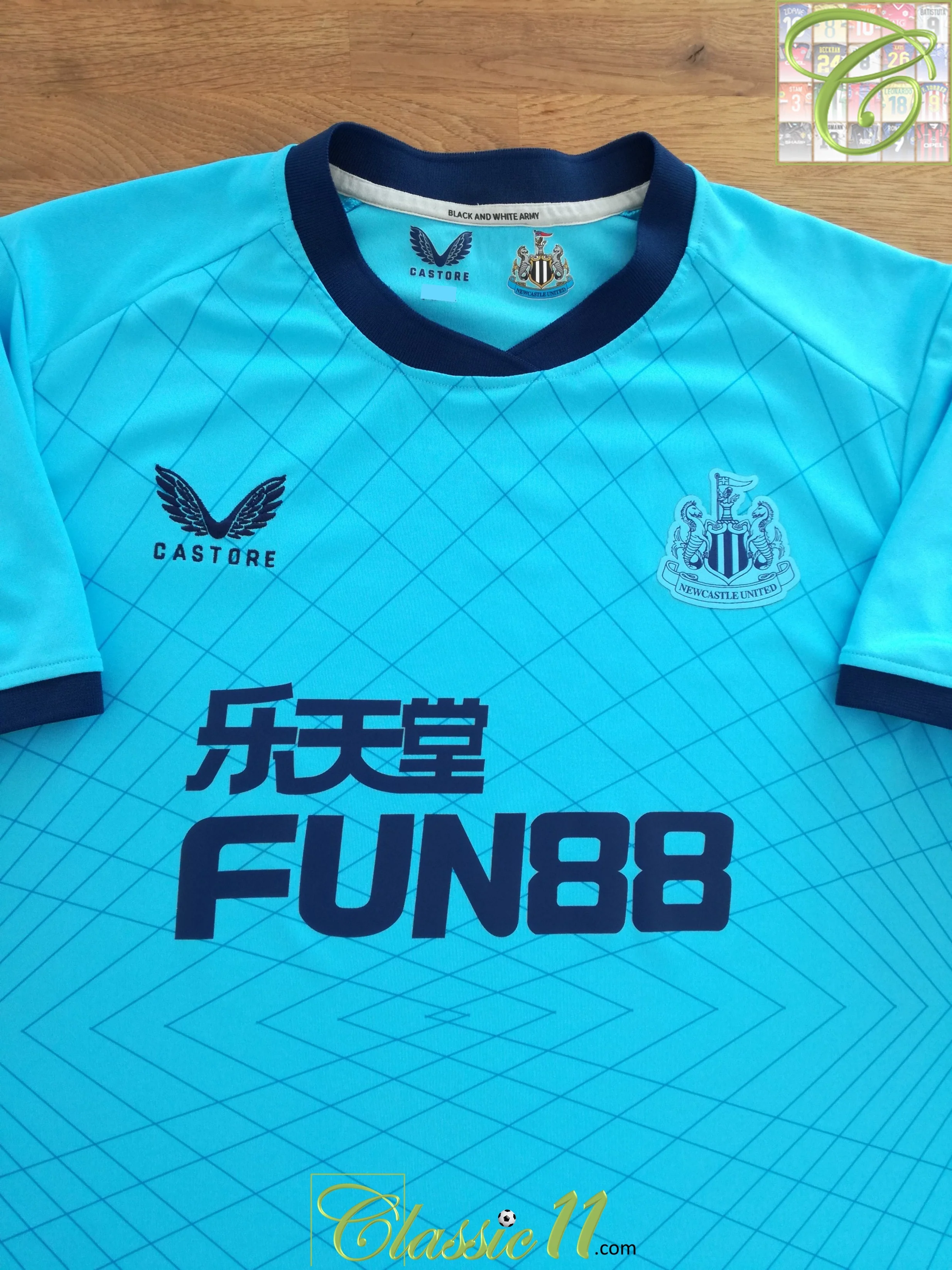 2021/22 Newcastle United 3rd Premier League Football Shirt Trippier #15 (S) - Image 5