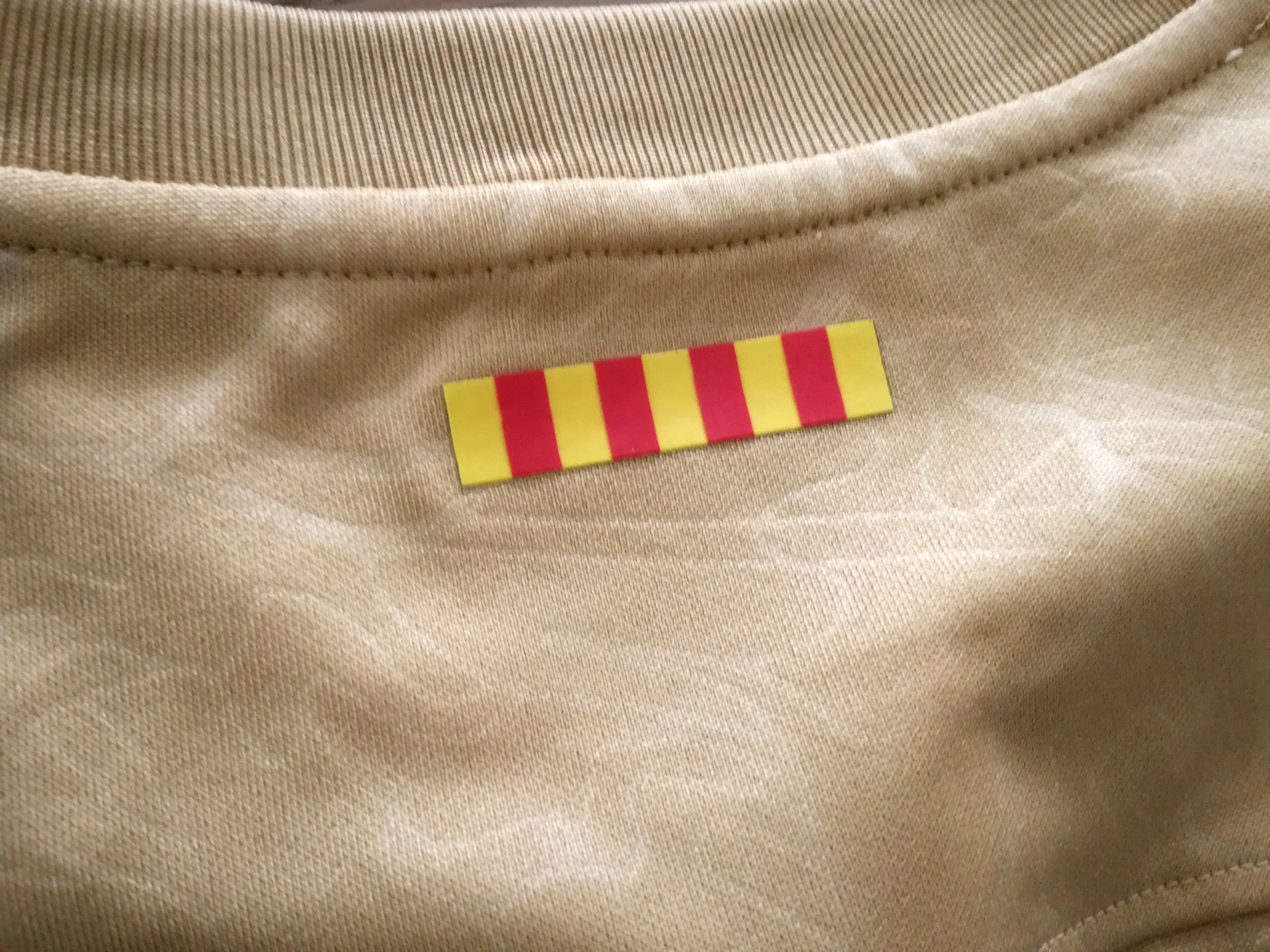 2022/23 Barcelona Away Football Shirt (M) - Image 4