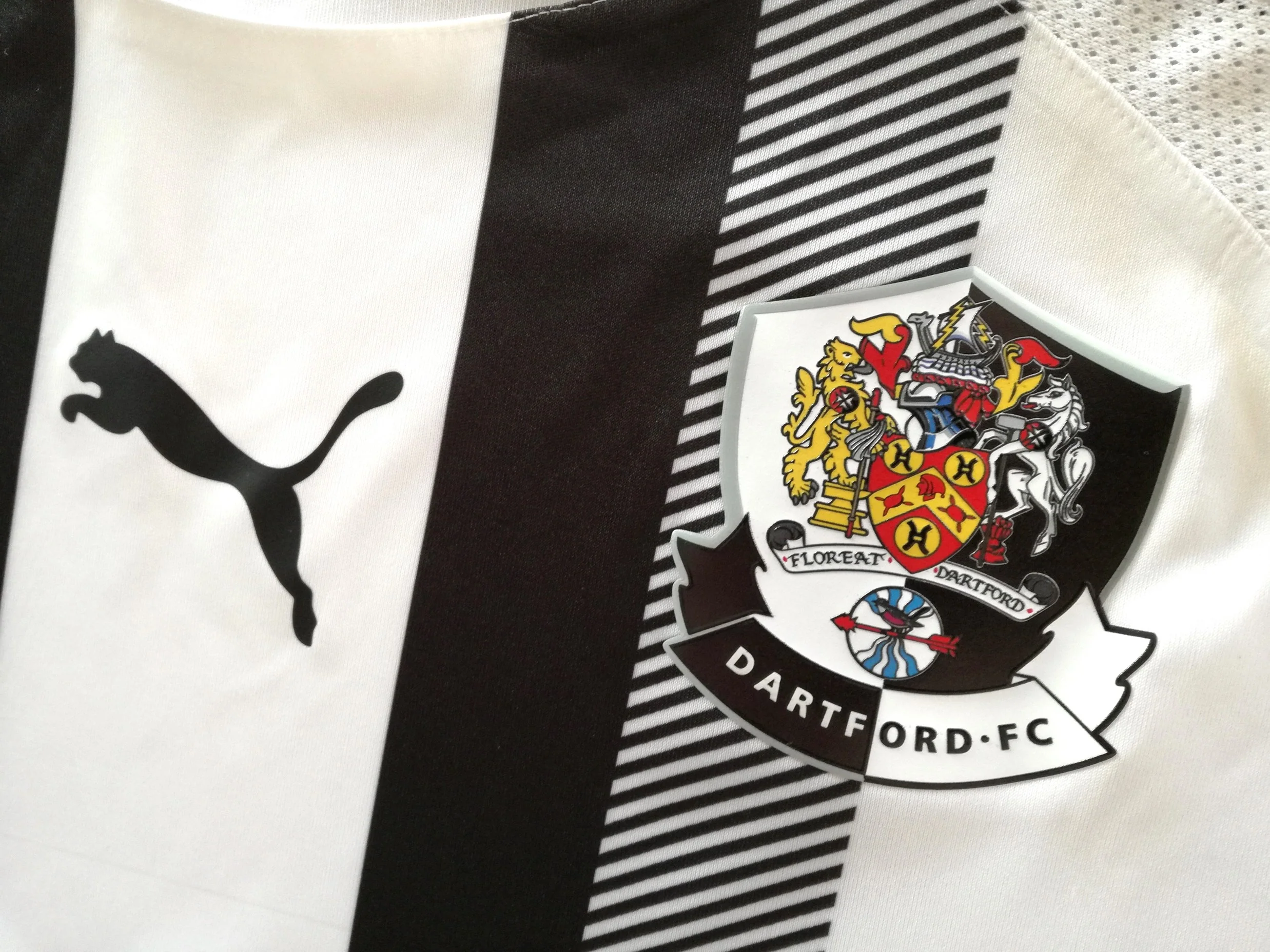 2022/23 Dartford Home Football Shirt (XL) *BNWT* - Image 3