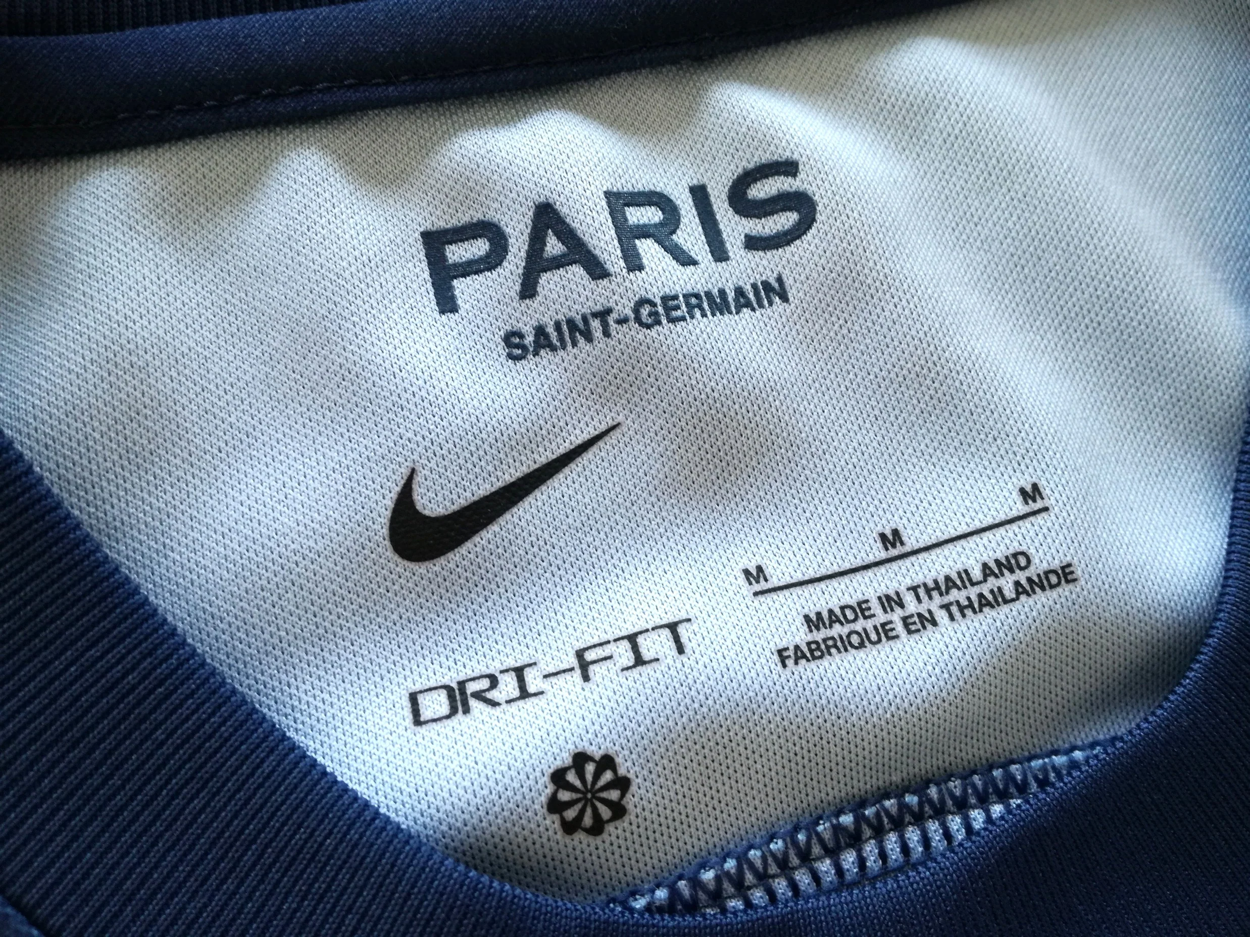 2022/23 PSG Home Ligue 1 Football Shirt Mbappé #7 (M) - Image 3