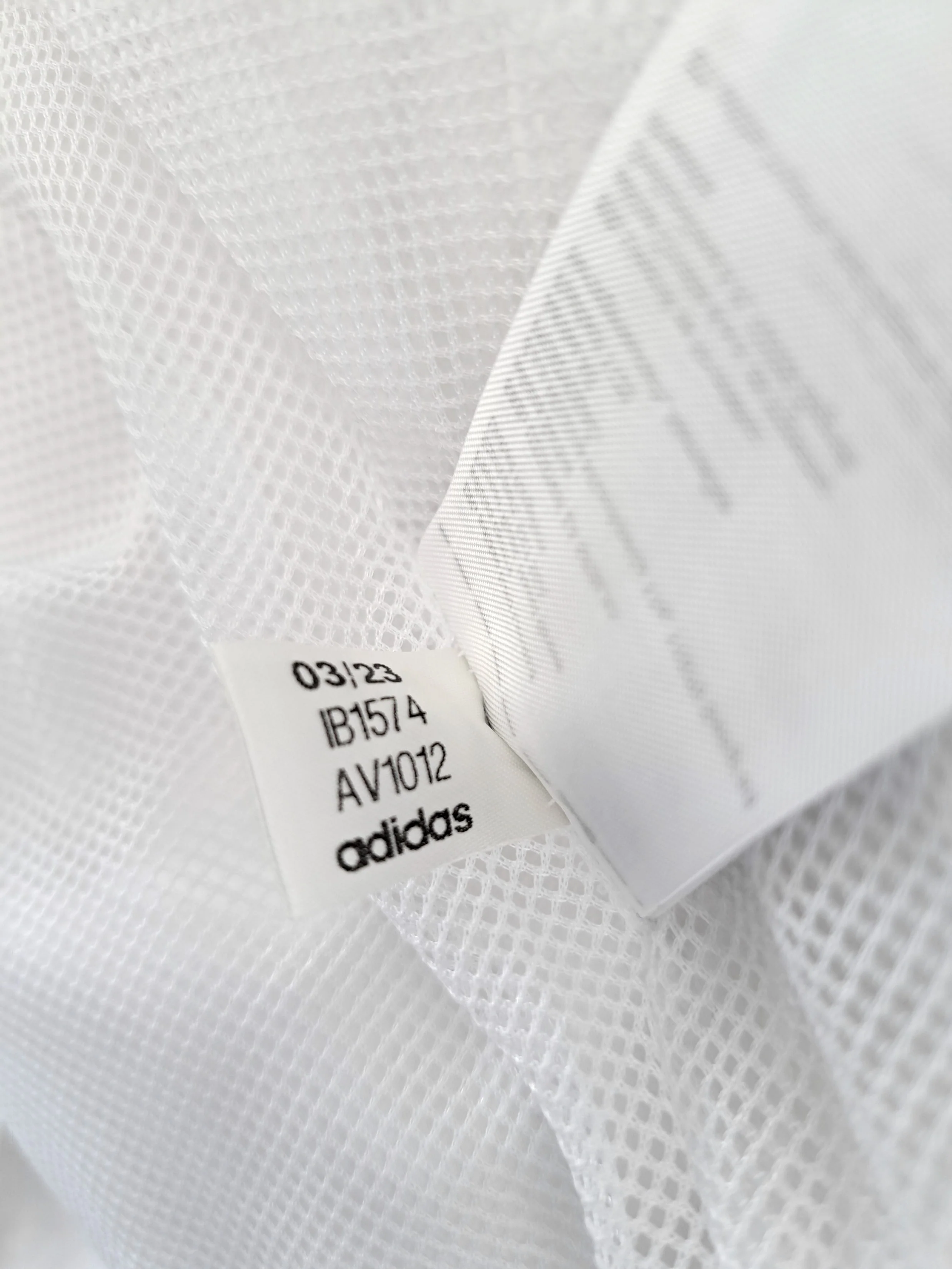 2023/24 Bayern Munich Rain Jacket (XL) - Image 7