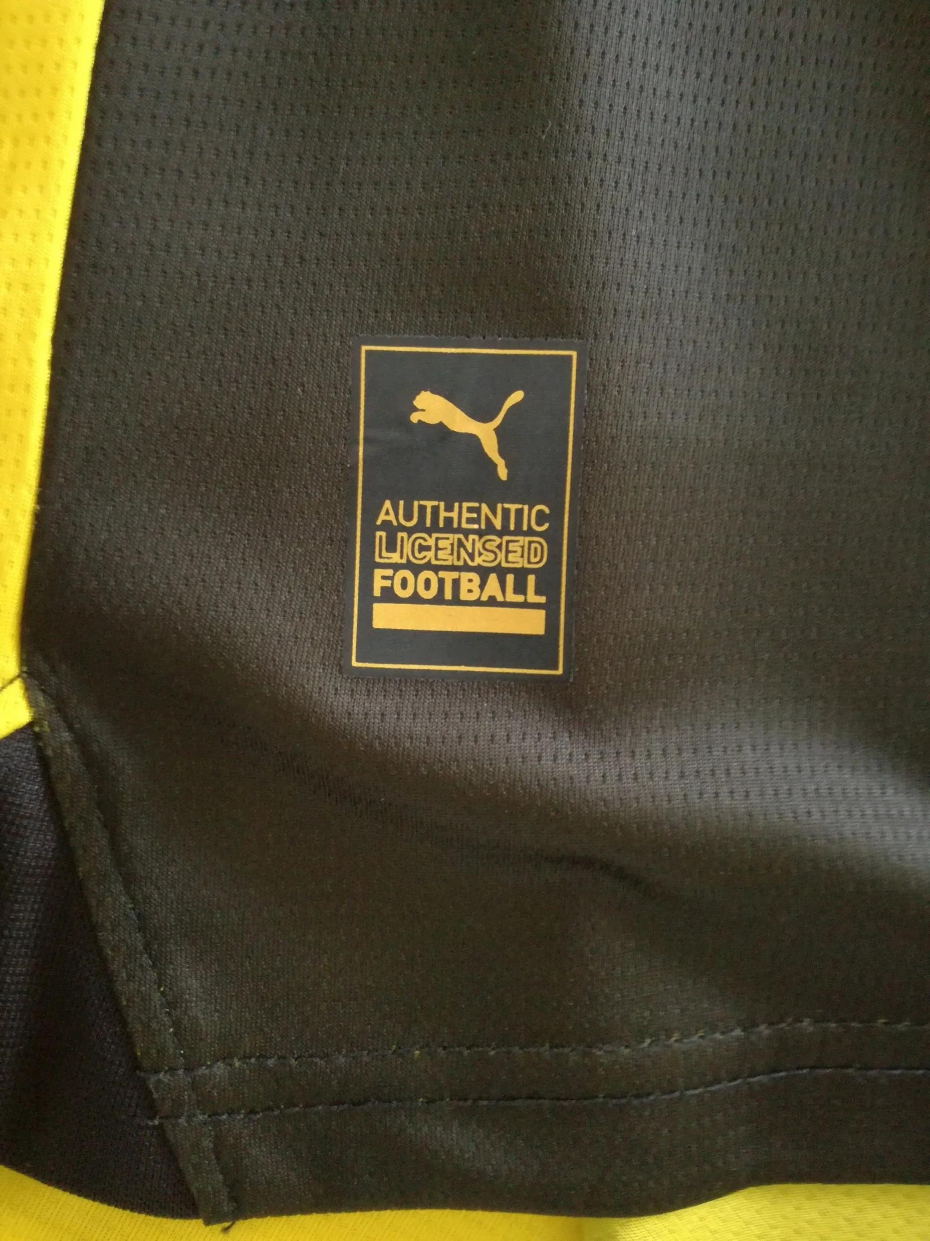 2023/24 Borussia Dortmund Home Champions League Football Shirt. (XL) - Image 7