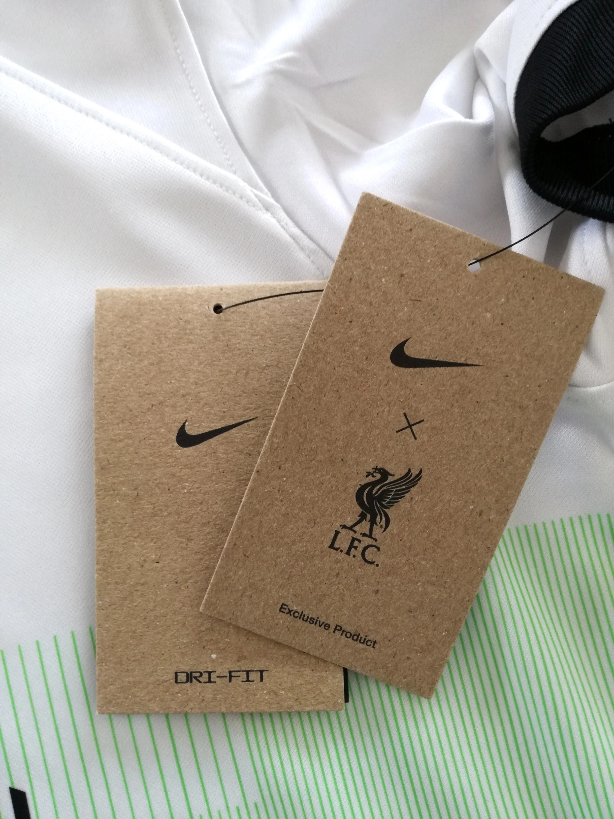 2023/24 Liverpool Away Football Shirt (L) *BNWT* - Image 2