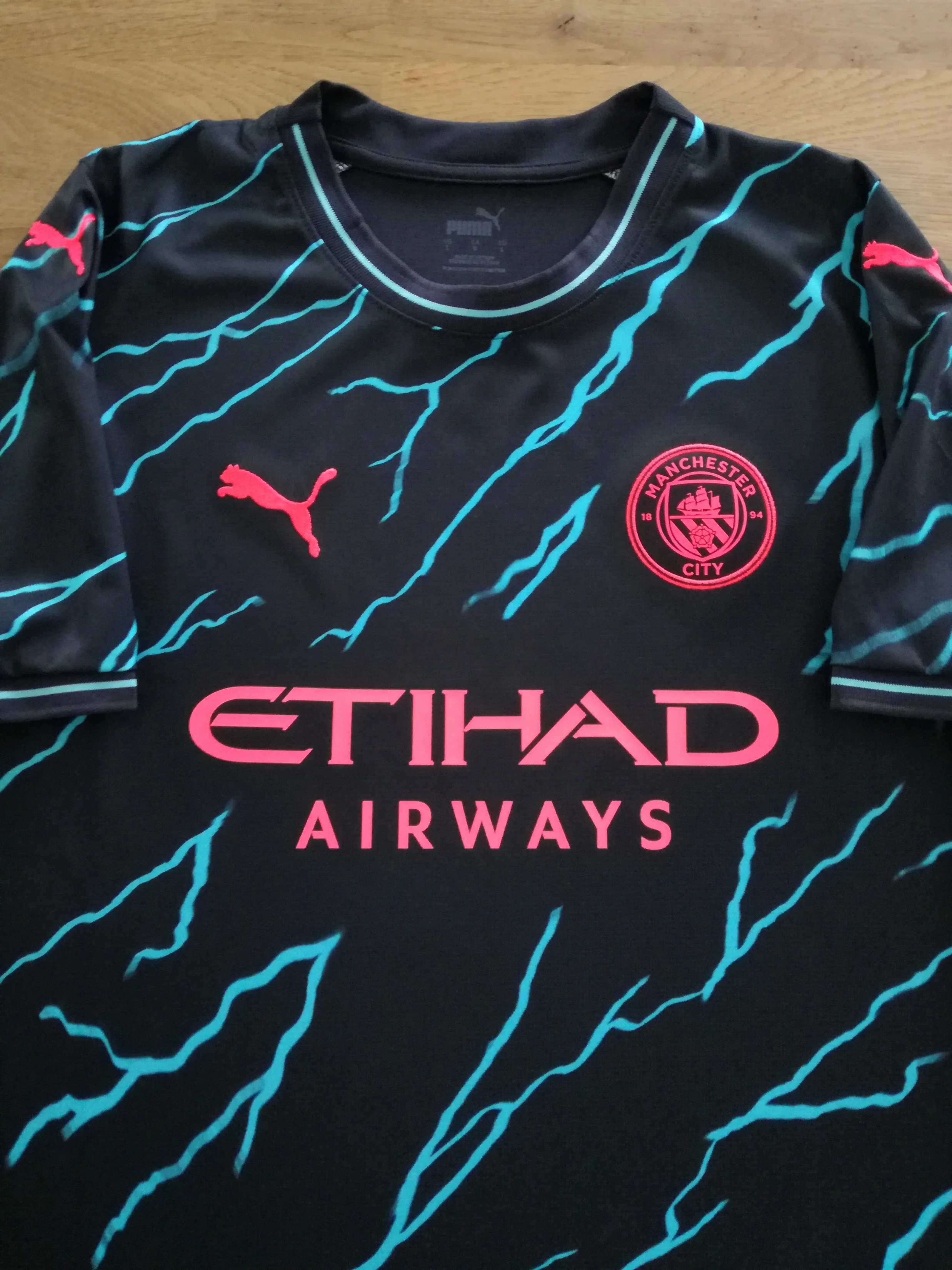 2023/24 Man City 3rd Football Shirt (L)
