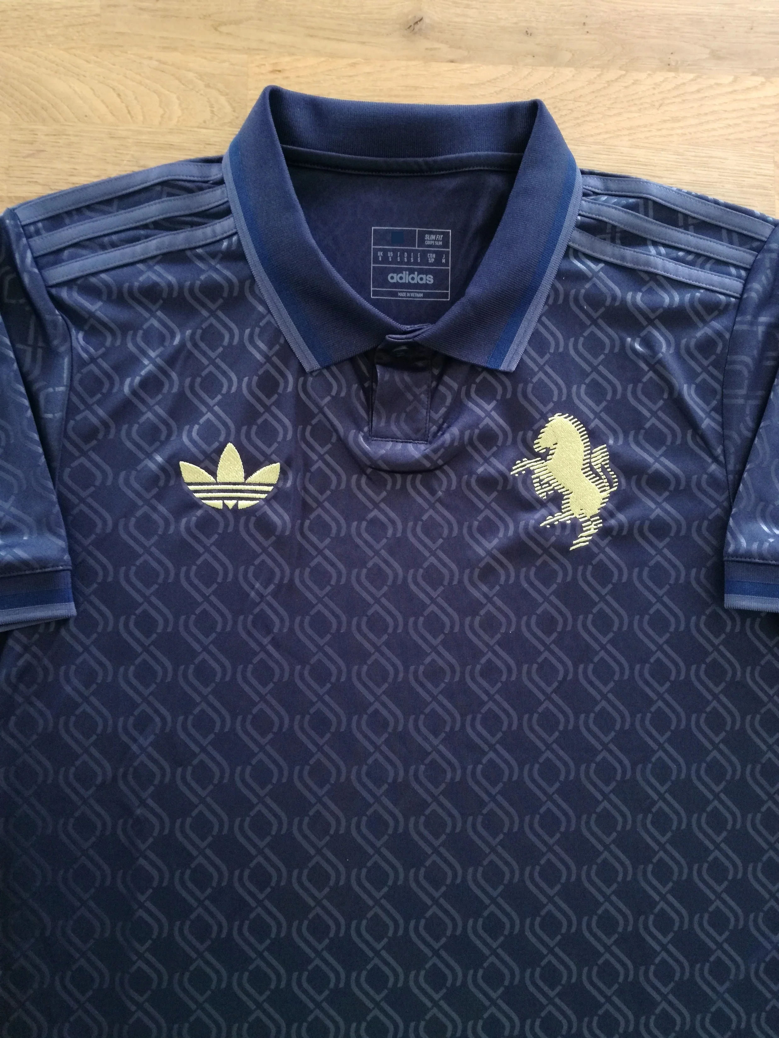 2024/25 Juventus 3rd Football Shirt (S)