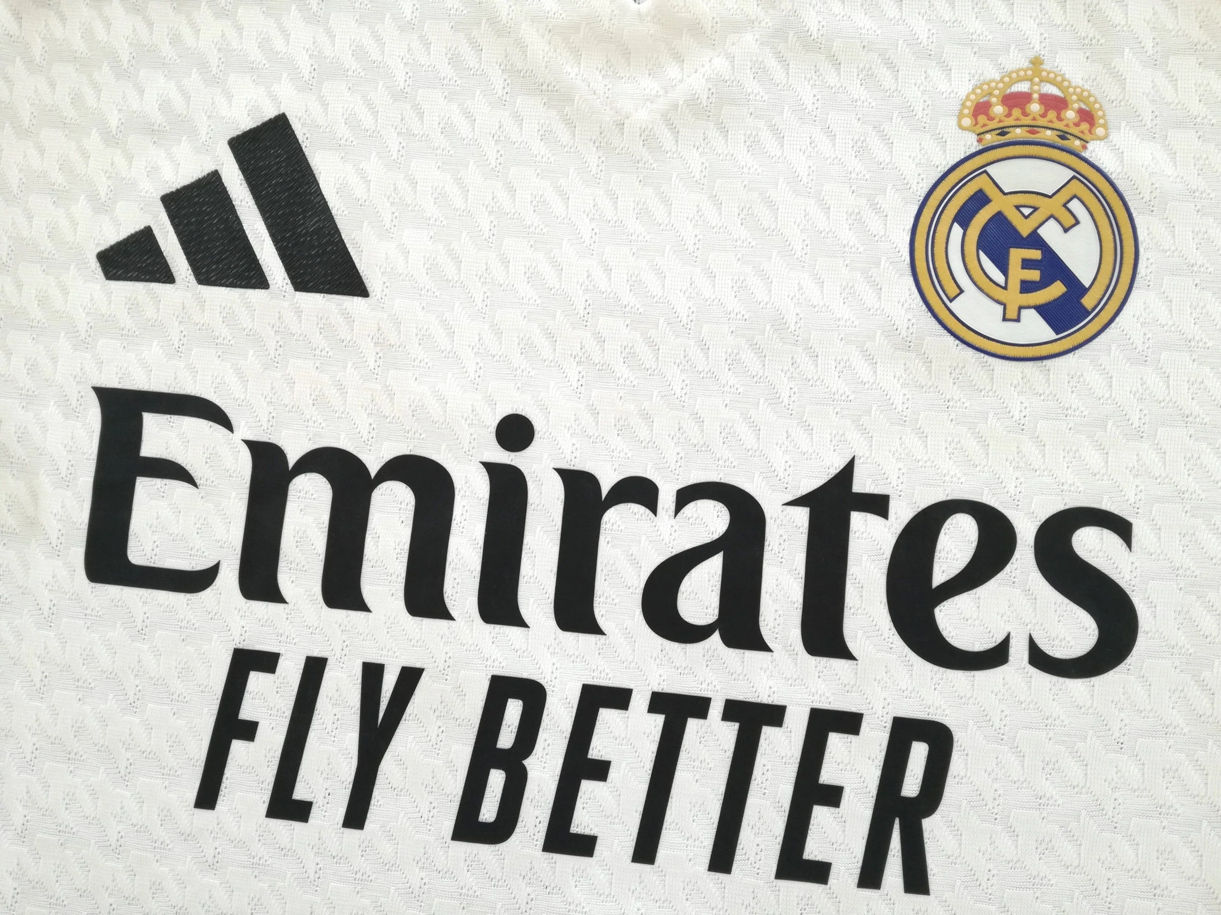 2024/25 Real Madrid Home Authentic Football Shirt Vini Jr. #7 (M) - Image 5