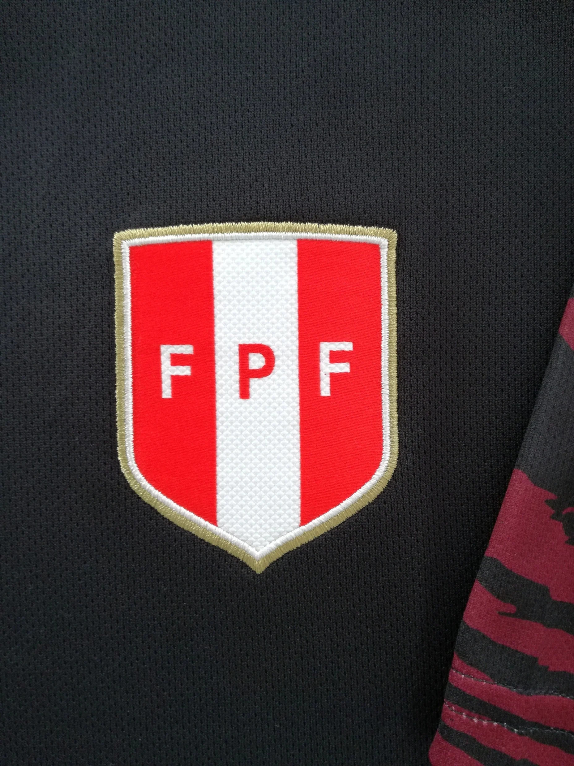 2024/25 Peru Away Football Shirt (XL) - Image 3