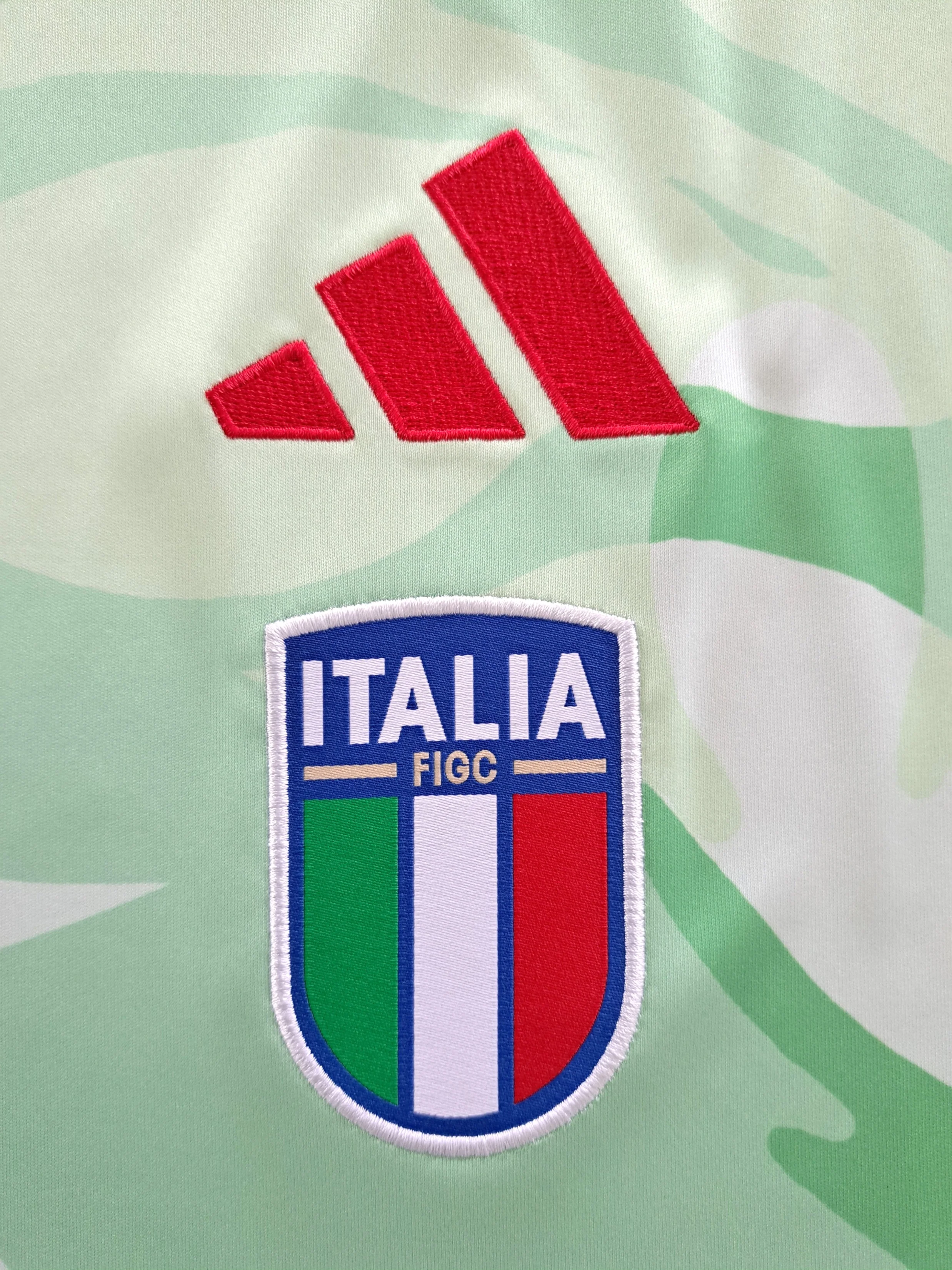 2025/26 Italy Woman Away Football Shirt (L) - Image 3