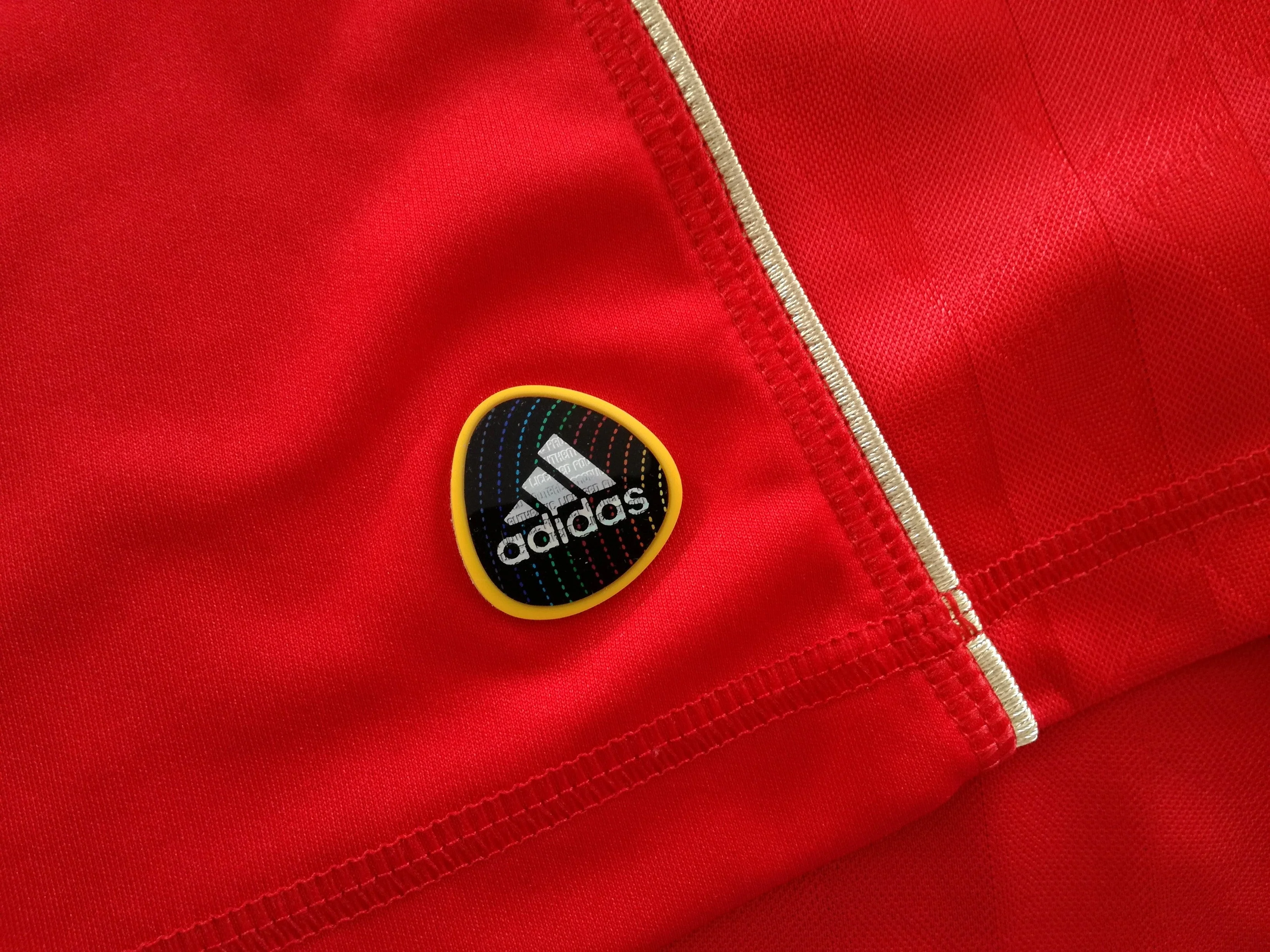 2010/11 Liverpool Home Football Shirt (XXL) - Image 4