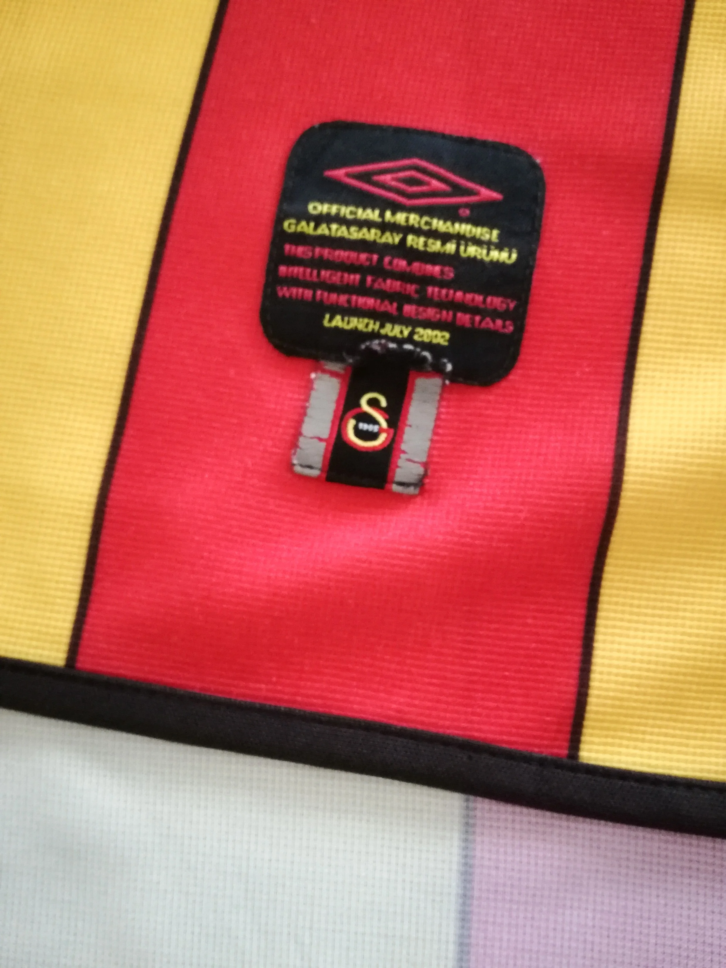 2002/03 Galatasaray Home Football Shirt (L) - Image 6